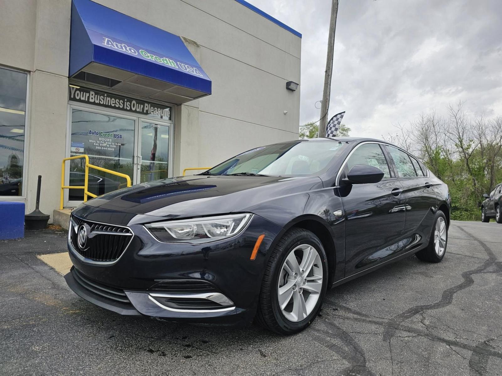 2018 BLUE /BLACK Buick Regal Preferred (W04GL6SXXJ1) with an 2.0L L4 DOHC 16V engine, 9A transmission, located at 502 South Main Street, Columbia City, IN, 46725, (260) 244-4645, 41.151382, -85.490578 - Photo#0