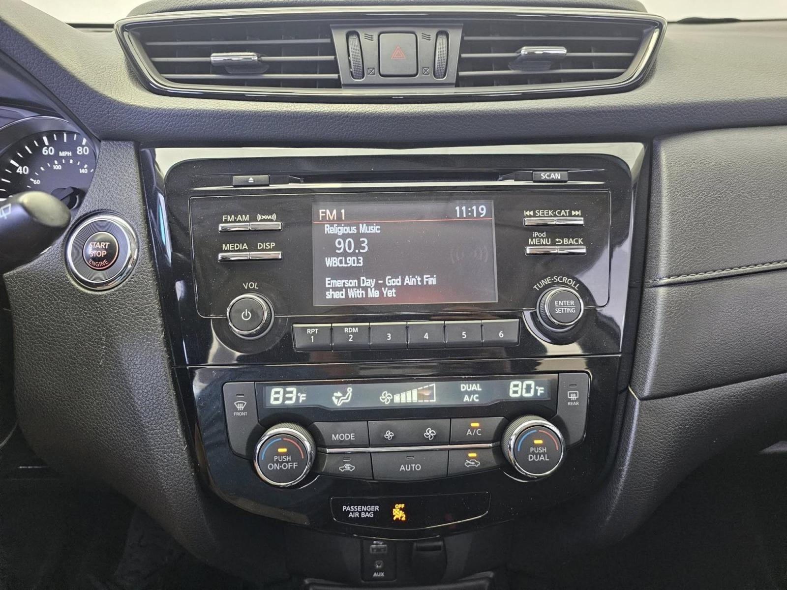 2017 WHITE /Black Nissan Rogue SV 2WD (JN8AT2MT8HW) with an 2.5L L4 DOHC 16V engine, CVT transmission, located at 502 South Main Street, Columbia City, IN, 46725, (260) 244-4645, 41.151382, -85.490578 - Photo#7