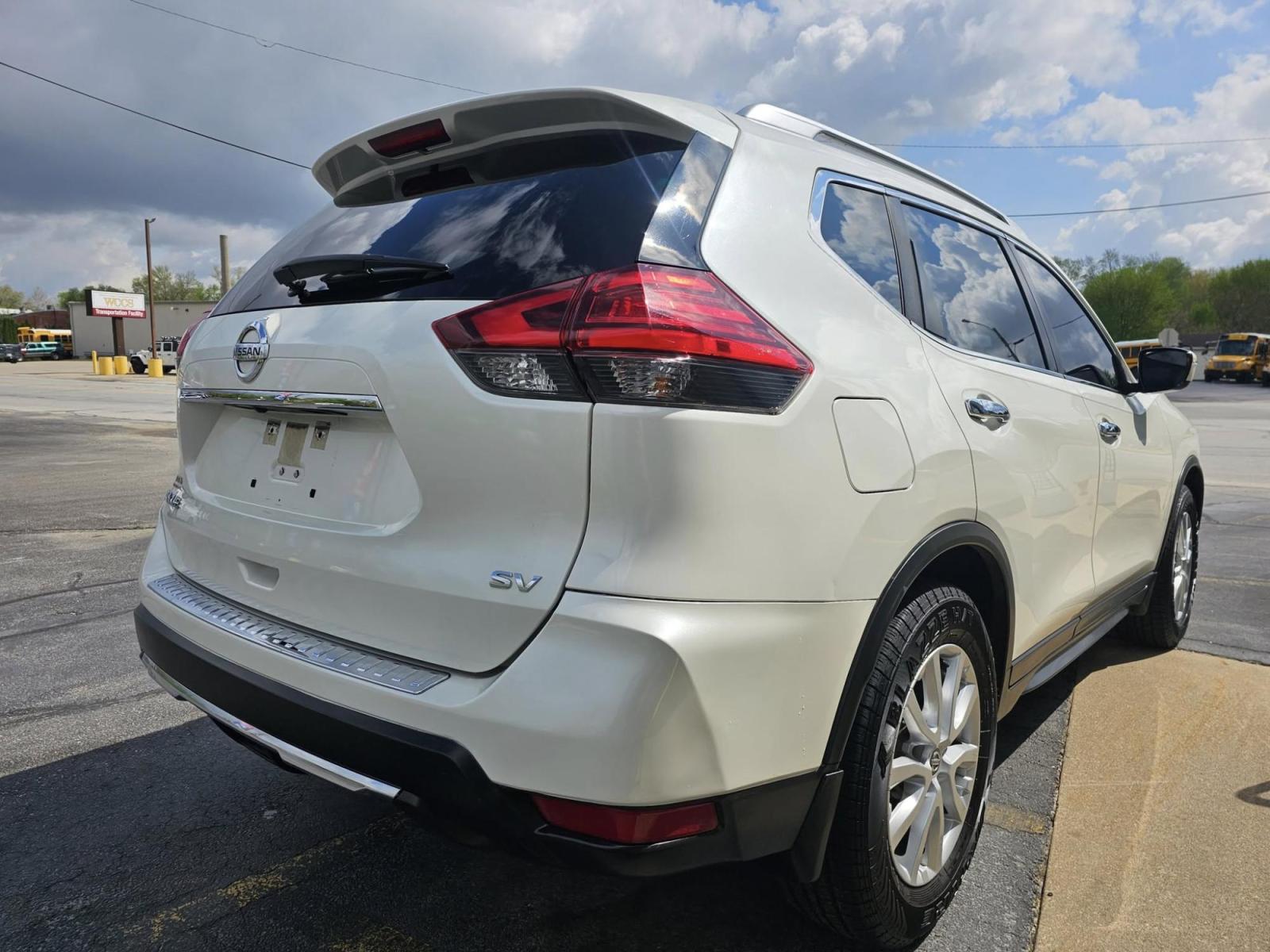 2017 WHITE /Black Nissan Rogue SV 2WD (JN8AT2MT8HW) with an 2.5L L4 DOHC 16V engine, CVT transmission, located at 502 South Main Street, Columbia City, IN, 46725, (260) 244-4645, 41.151382, -85.490578 - Photo#2