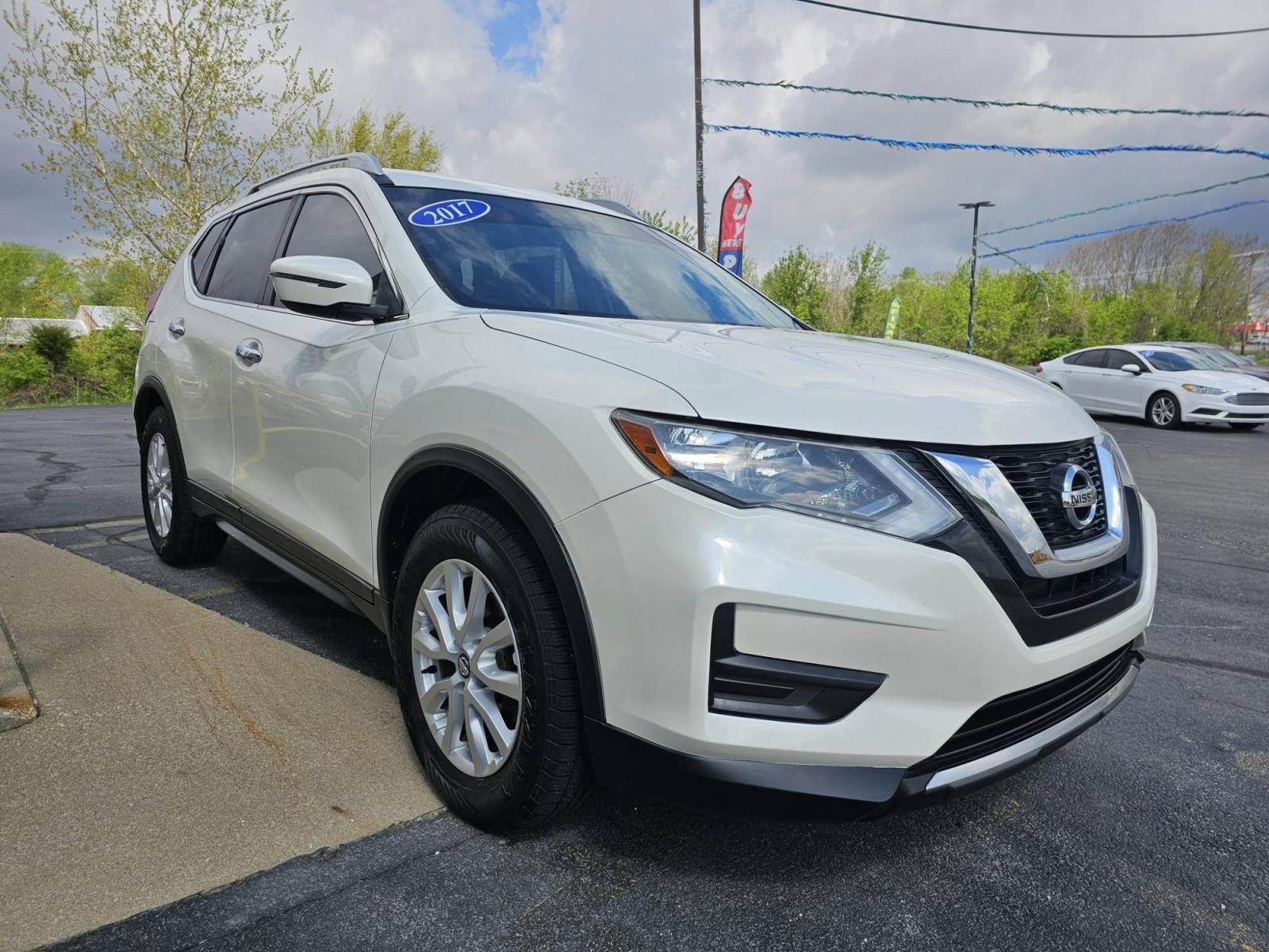 2017 WHITE /Black Nissan Rogue SV 2WD (JN8AT2MT8HW) with an 2.5L L4 DOHC 16V engine, CVT transmission, located at 502 South Main Street, Columbia City, IN, 46725, (260) 244-4645, 41.151382, -85.490578 - Photo#1