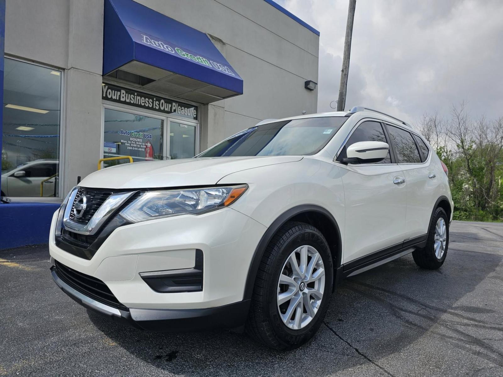 2017 WHITE /Black Nissan Rogue SV 2WD (JN8AT2MT8HW) with an 2.5L L4 DOHC 16V engine, CVT transmission, located at 502 South Main Street, Columbia City, IN, 46725, (260) 244-4645, 41.151382, -85.490578 - Photo#0