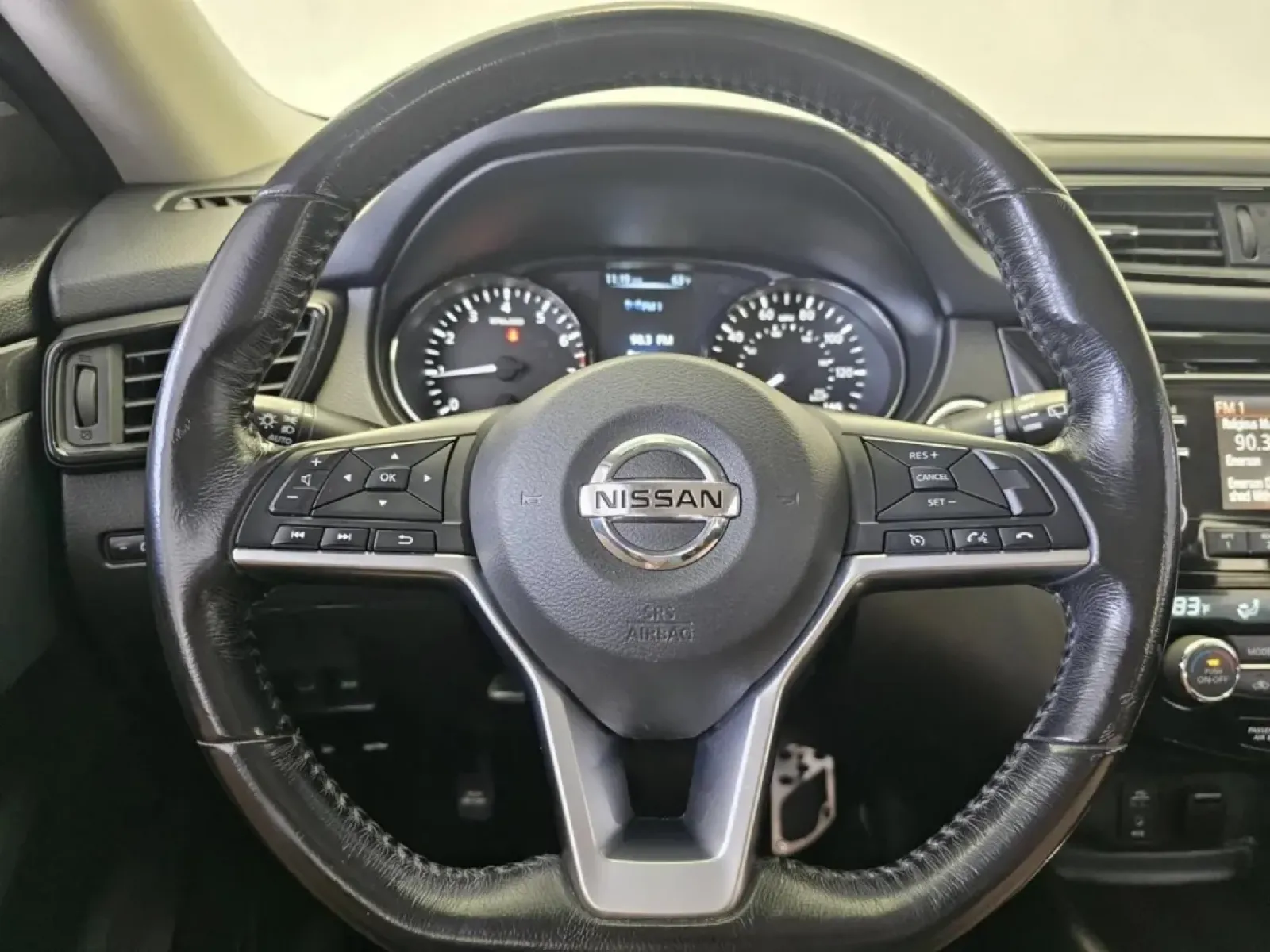 2017 WHITE Nissan Rogue (JN8AT2MT8HW) with an Other engine, located at 502 South Main Street, Columbia City, IN, 46725, (260) 244-4645, 41.151382, -85.490578 - ### Discover Your Next Adventure with the 2017 Nissan Rogue at Auto Credit!<br /> <br /> Are you in search of a reliable SUV that seamlessly fits into your active lifestyle? Look no further than this 2017 Nissan Rogue, available now at Auto Credit in Columbia City, Indiana. Whether you're navigating - Photo#3