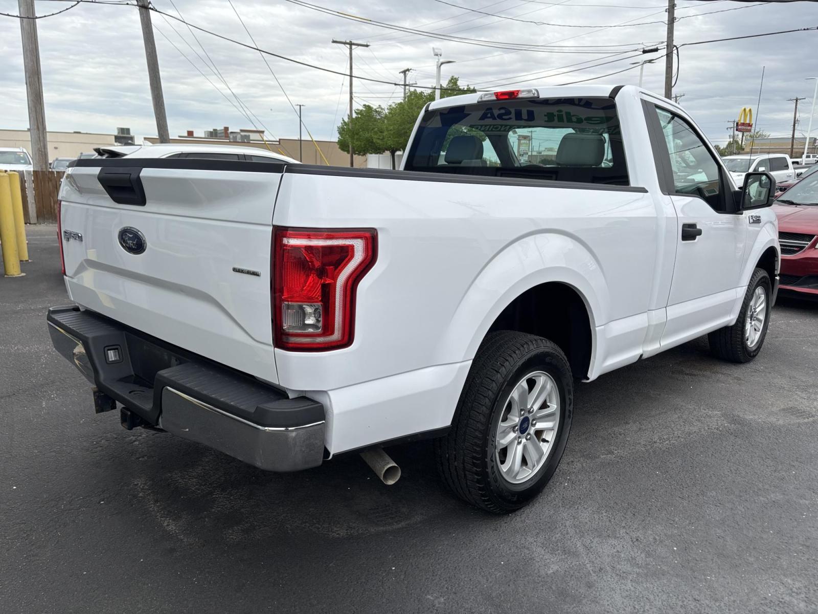 2016 WHITE /Black Ford F-150 XL 6.5-ft. Bed 2WD (1FTMF1C85GK) with an 3.5L V6 DOHC 24V engine, 6A transmission, located at 100 West Coliseum Boulevard, Fort Wayne, IN, 46805, (260) 471-0567, 41.119961, -85.140312 - Photo#3
