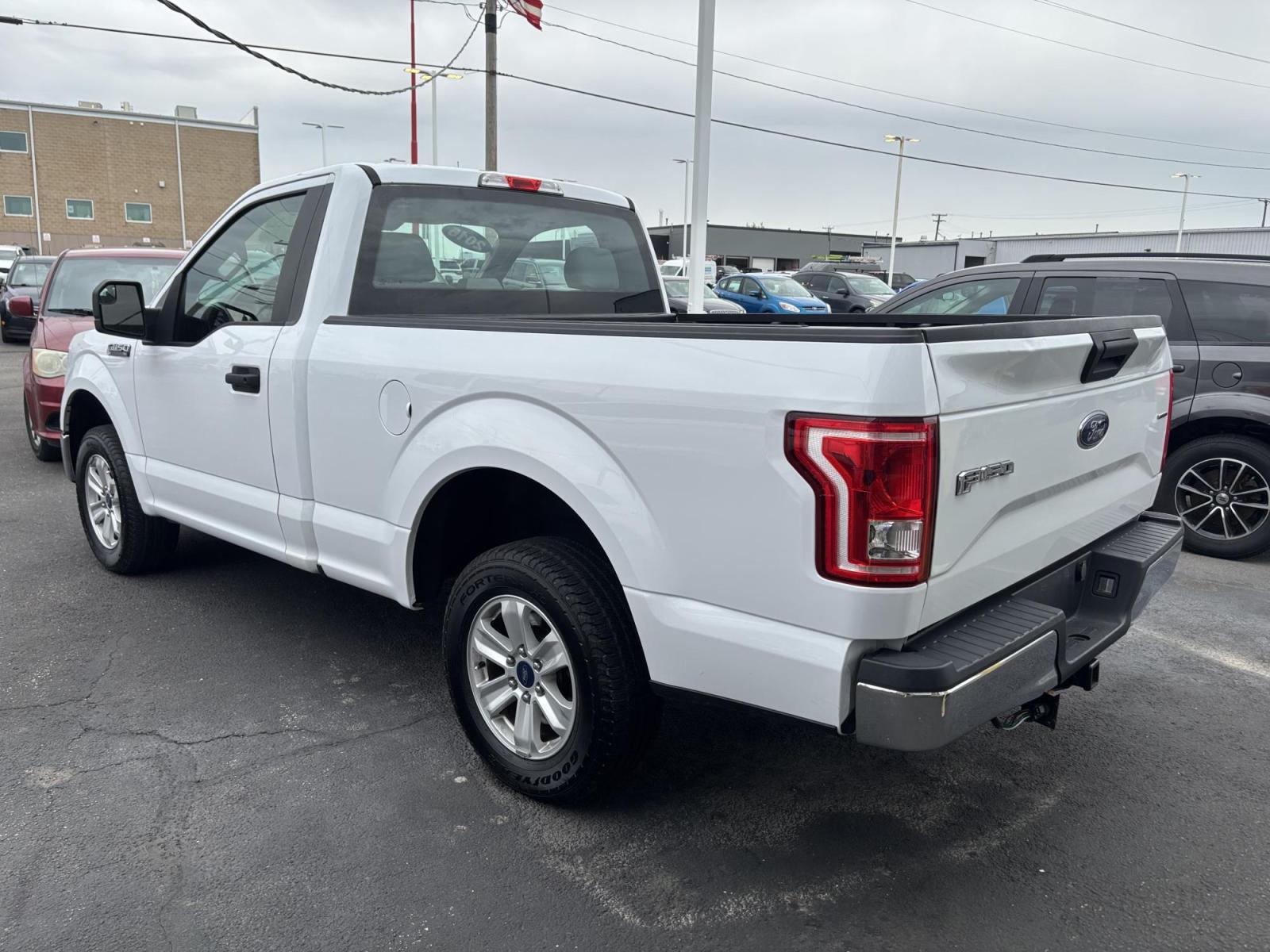 2016 WHITE /Black Ford F-150 XL 6.5-ft. Bed 2WD (1FTMF1C85GK) with an 3.5L V6 DOHC 24V engine, 6A transmission, located at 100 West Coliseum Boulevard, Fort Wayne, IN, 46805, (260) 471-0567, 41.119961, -85.140312 - Photo#4