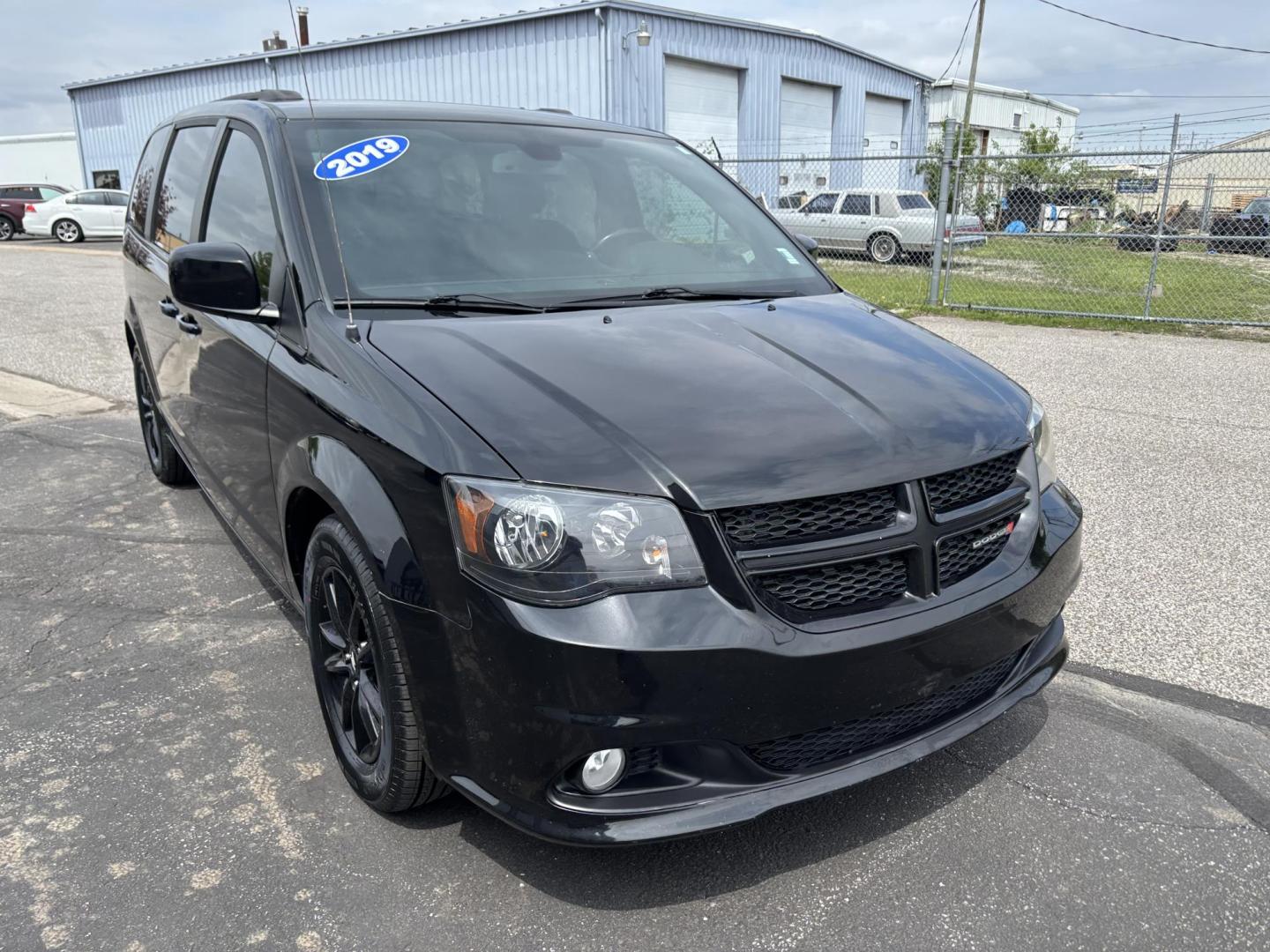 2019 BLACK /black Dodge Grand Caravan GT (2C4RDGEGXKR) with an 3.6L V6 DOHC 24V engine, 6A transmission, located at 100 West Coliseum Boulevard, Fort Wayne, IN, 46805, (260) 471-0567, 41.119961, -85.140312 - Photo#0