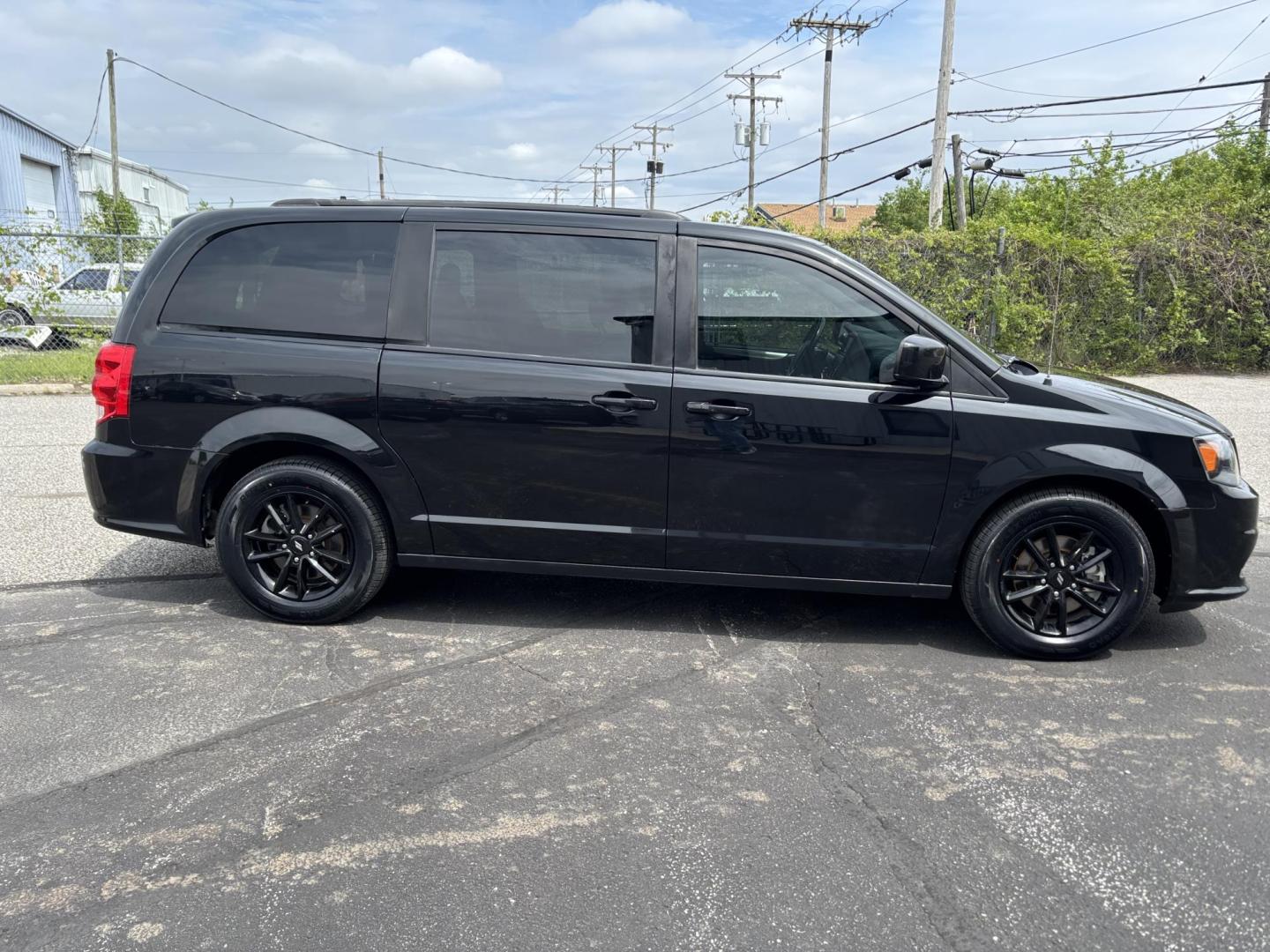 2019 BLACK /black Dodge Grand Caravan GT (2C4RDGEGXKR) with an 3.6L V6 DOHC 24V engine, 6A transmission, located at 100 West Coliseum Boulevard, Fort Wayne, IN, 46805, (260) 471-0567, 41.119961, -85.140312 - Photo#7