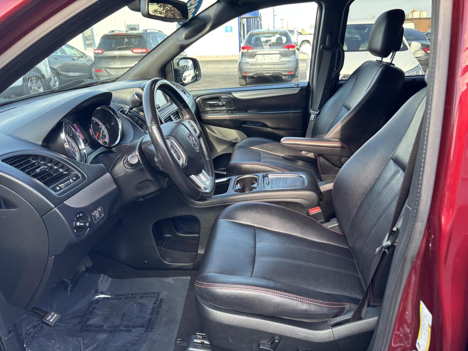 2019 RED /black Dodge Grand Caravan GT (2C4RDGEG1KR) with an 3.6L V6 DOHC 24V engine, 6A transmission, located at 100 West Coliseum Boulevard, Fort Wayne, IN, 46805, (260) 471-0567, 41.119961, -85.140312 - Photo#8