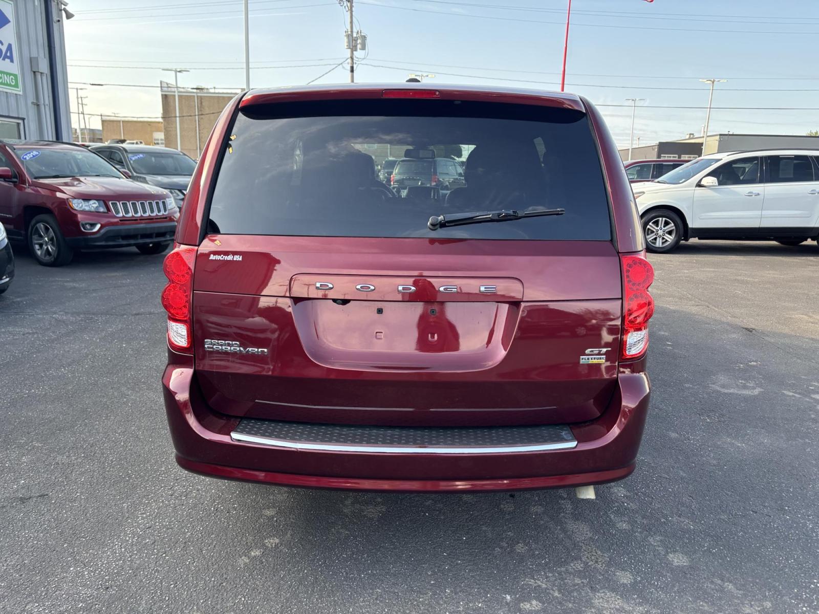 2019 RED /black Dodge Grand Caravan GT (2C4RDGEG1KR) with an 3.6L V6 DOHC 24V engine, 6A transmission, located at 100 West Coliseum Boulevard, Fort Wayne, IN, 46805, (260) 471-0567, 41.119961, -85.140312 - Photo#5