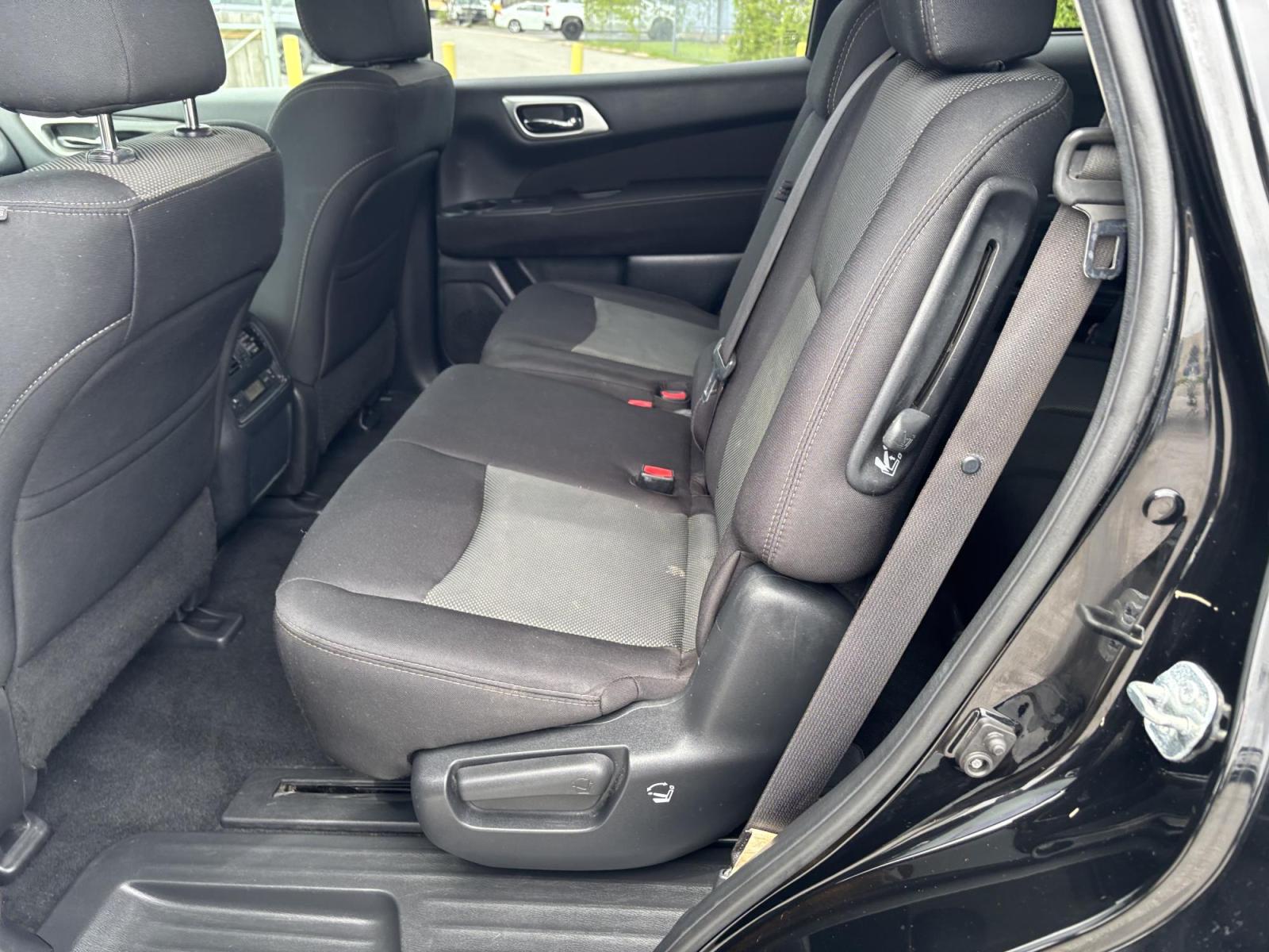 2017 BLACK /black Nissan Pathfinder Platinum 2WD (5N1DR2MN1HC) with an 3.5L V6 DOHC 24V engine, CVT transmission, located at 100 West Coliseum Boulevard, Fort Wayne, IN, 46805, (260) 471-0567, 41.119961, -85.140312 - Photo#9