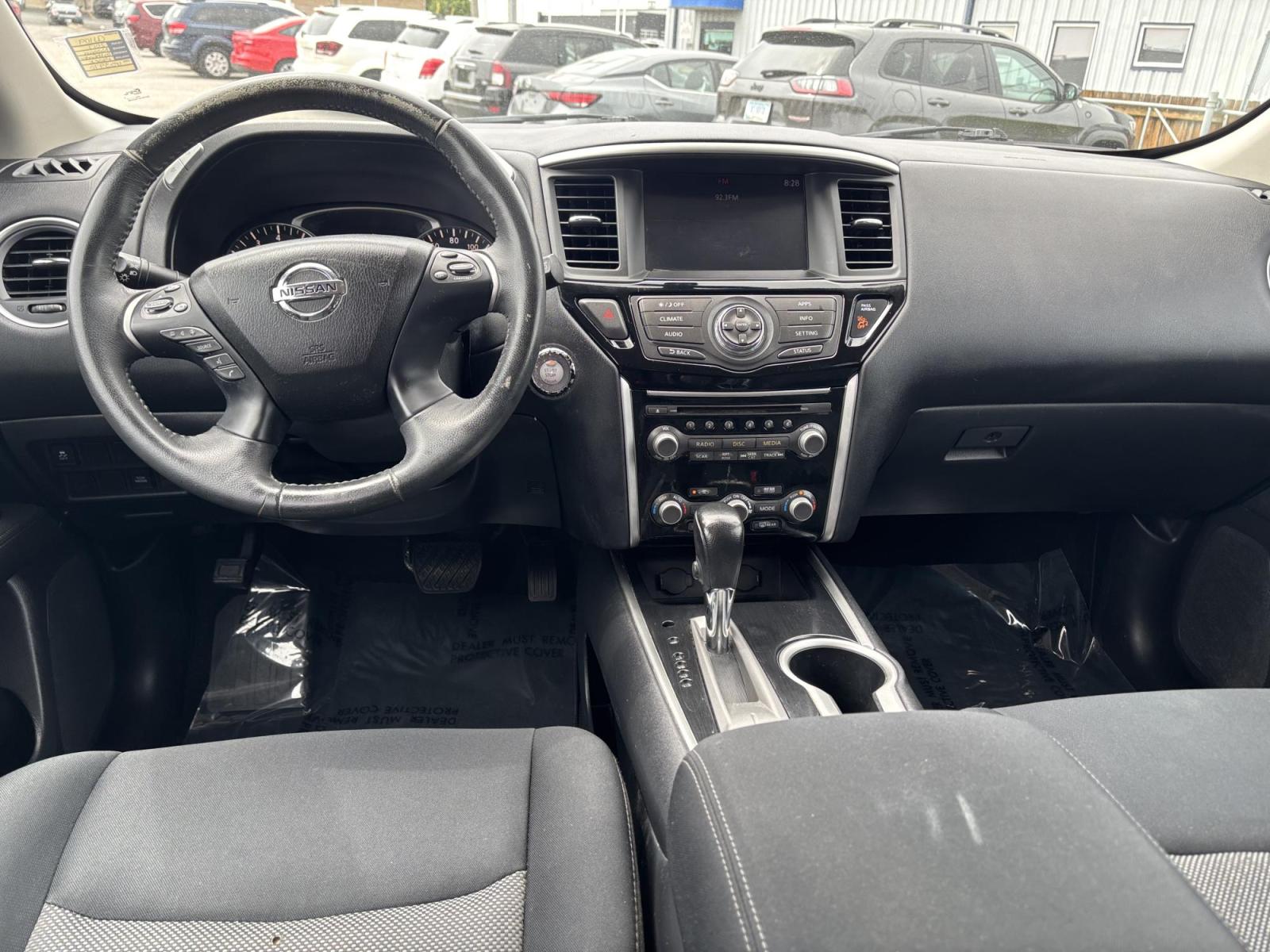 2017 BLACK /black Nissan Pathfinder Platinum 2WD (5N1DR2MN1HC) with an 3.5L V6 DOHC 24V engine, CVT transmission, located at 100 West Coliseum Boulevard, Fort Wayne, IN, 46805, (260) 471-0567, 41.119961, -85.140312 - Photo#11