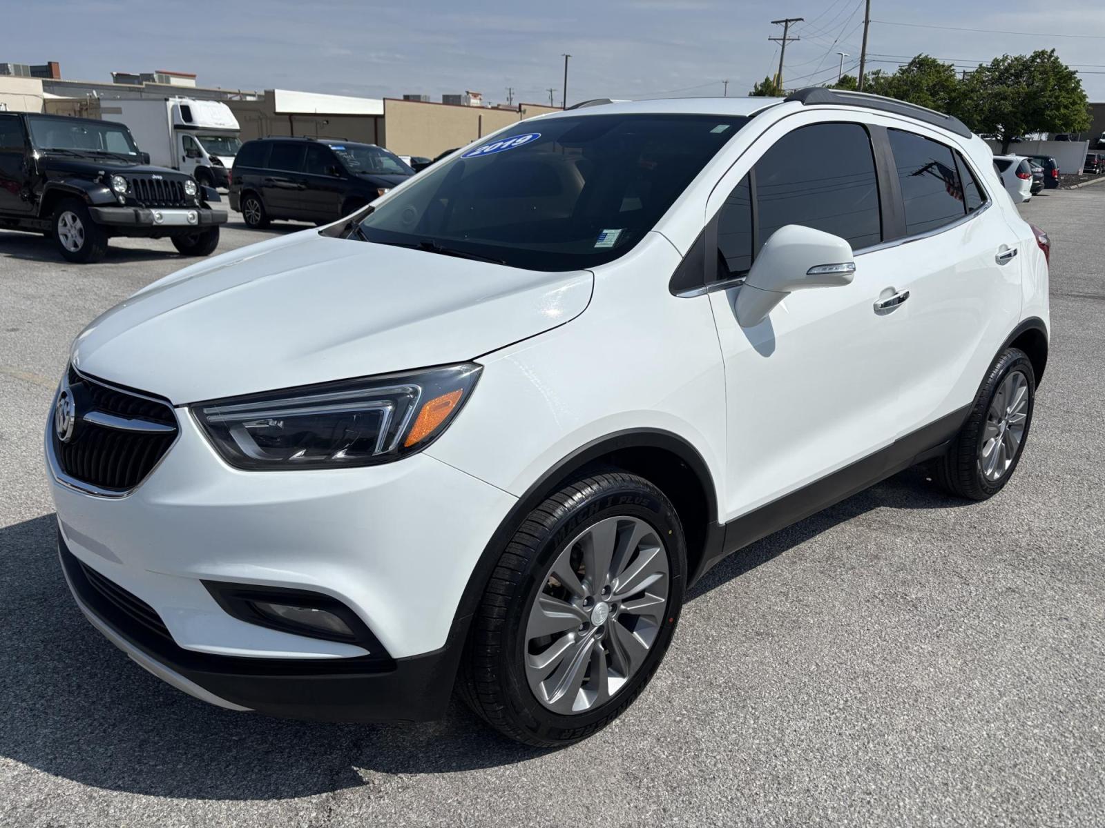 2019 WHITE /black Buick Encore Essence AWD (KL4CJGSMXKB) with an 1.4L L4 DOHC 16V TURBO engine, 6A transmission, located at 100 West Coliseum Boulevard, Fort Wayne, IN, 46805, (260) 471-0567, 41.119961, -85.140312 - Photo#2