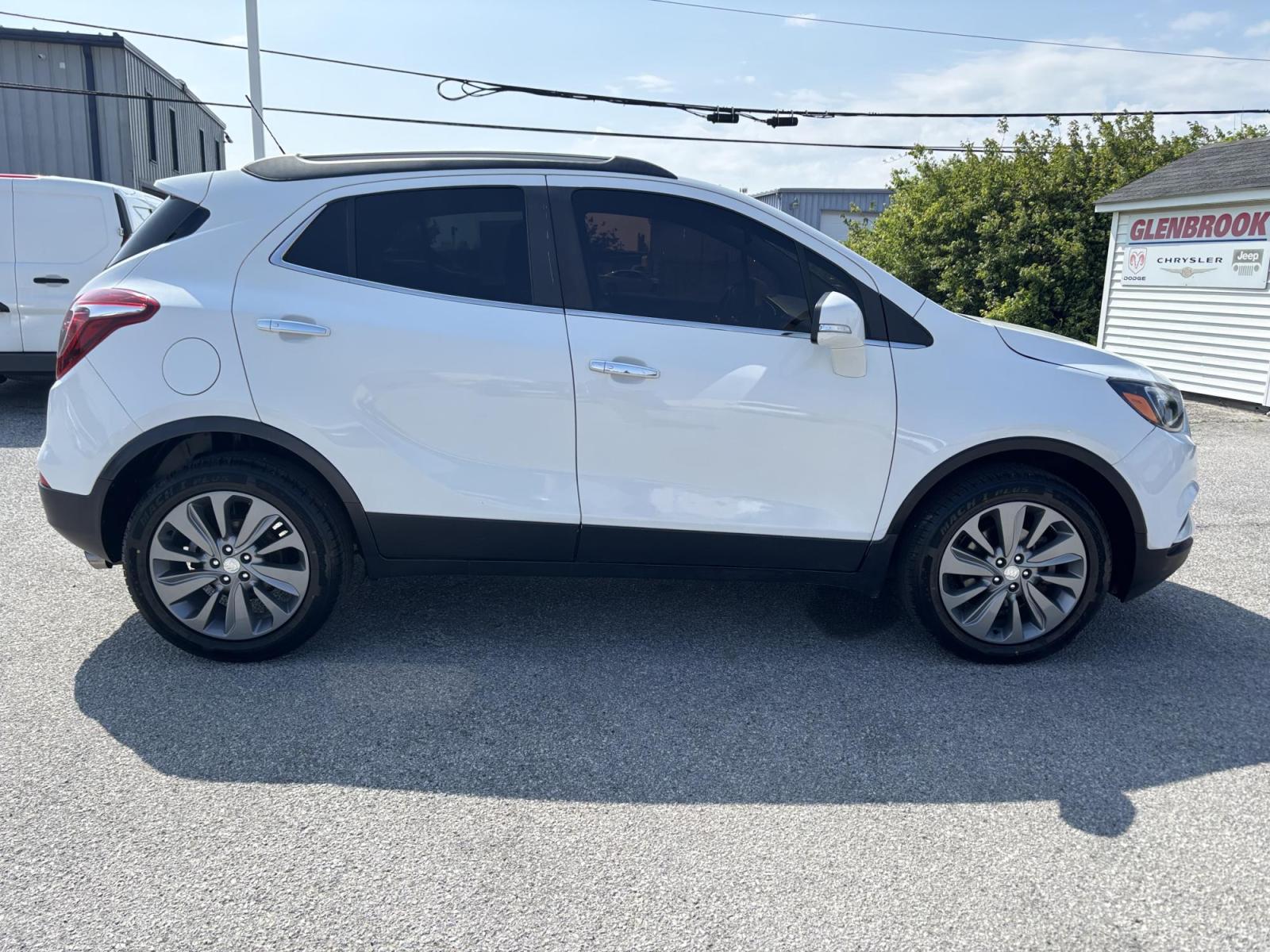 2019 WHITE /black Buick Encore Essence AWD (KL4CJGSMXKB) with an 1.4L L4 DOHC 16V TURBO engine, 6A transmission, located at 100 West Coliseum Boulevard, Fort Wayne, IN, 46805, (260) 471-0567, 41.119961, -85.140312 - Photo#3