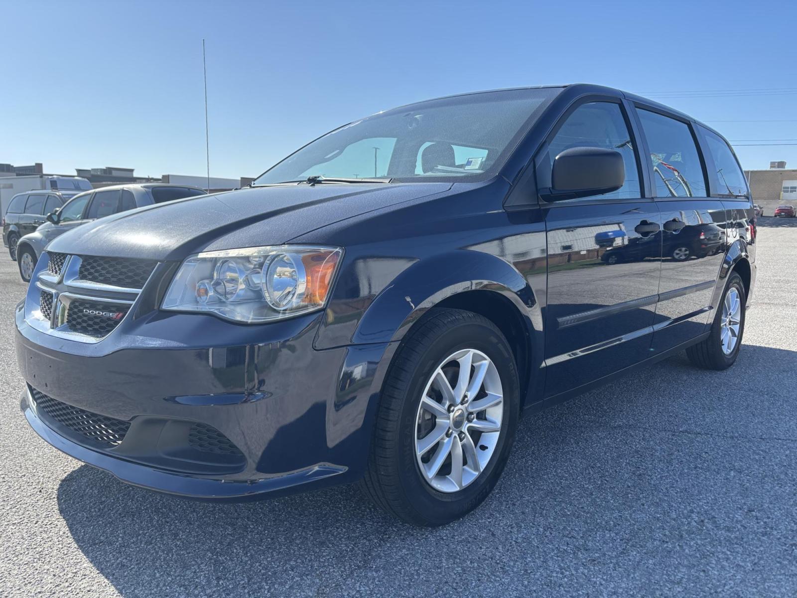 2016 BLUE /Black Dodge Grand Caravan SE (2C4RDGBGXGR) with an 3.6L V6 DOHC 24V engine, 6A transmission, located at 100 West Coliseum Boulevard, Fort Wayne, IN, 46805, (260) 471-0567, 41.119961, -85.140312 - Photo#2