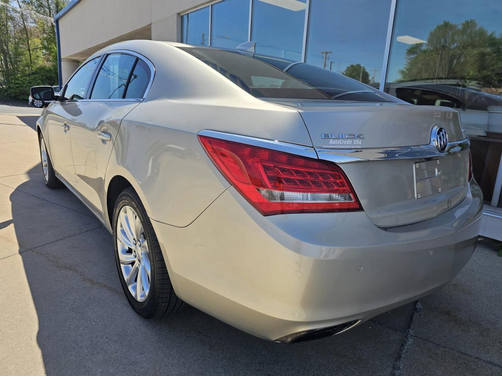 2015 GOLD /GOLD Buick LaCrosse Leather Package (1G4GB5G3XFF) with an 3.6L V6 DOHC 24V FFV engine, 6-Speed Automatic transmission, located at 502 South Main Street, Columbia City, IN, 46725, (260) 244-4645, 41.151382, -85.490578 - Photo#3