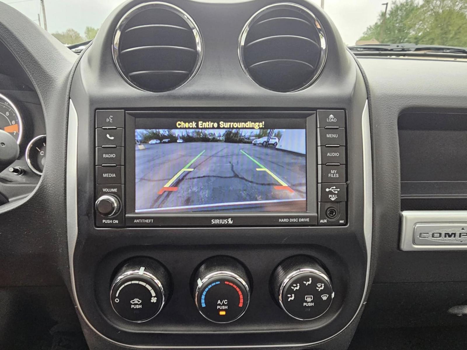 2016 BLUE /Black Jeep Compass Latitude 4WD (1C4NJDEB5GD) with an 2.4L L4 DOHC 16V engine, 6A transmission, located at 502 South Main Street, Columbia City, IN, 46725, (260) 244-4645, 41.151382, -85.490578 - Photo#9