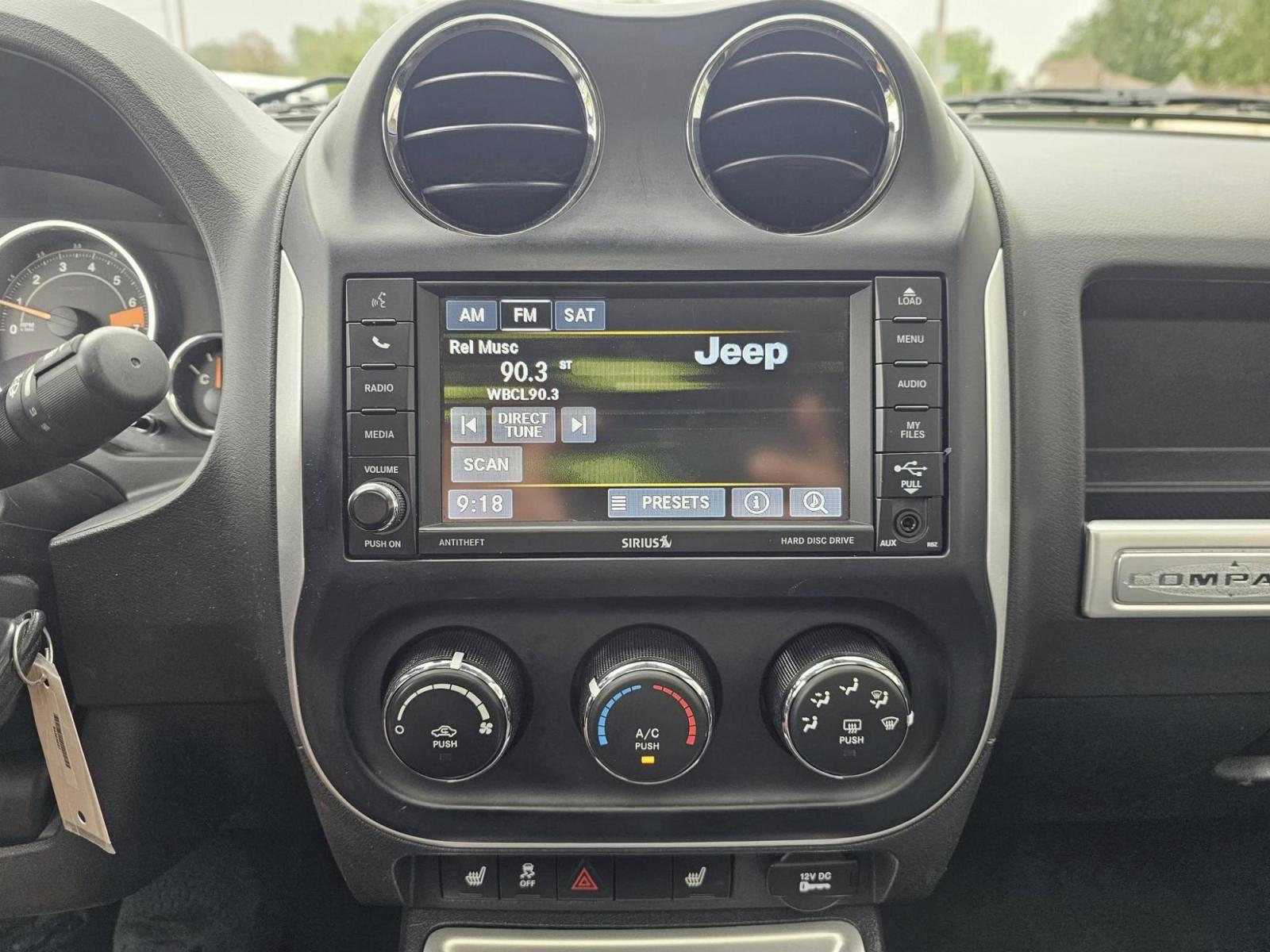 2016 BLUE /Black Jeep Compass Latitude 4WD (1C4NJDEB5GD) with an 2.4L L4 DOHC 16V engine, 6A transmission, located at 502 South Main Street, Columbia City, IN, 46725, (260) 244-4645, 41.151382, -85.490578 - Photo#8