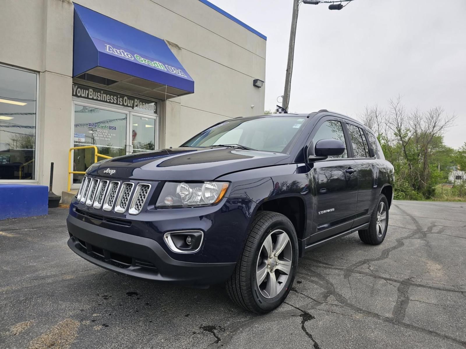 2016 BLUE /Black Jeep Compass Latitude 4WD (1C4NJDEB5GD) with an 2.4L L4 DOHC 16V engine, 6A transmission, located at 502 South Main Street, Columbia City, IN, 46725, (260) 244-4645, 41.151382, -85.490578 - Photo#0