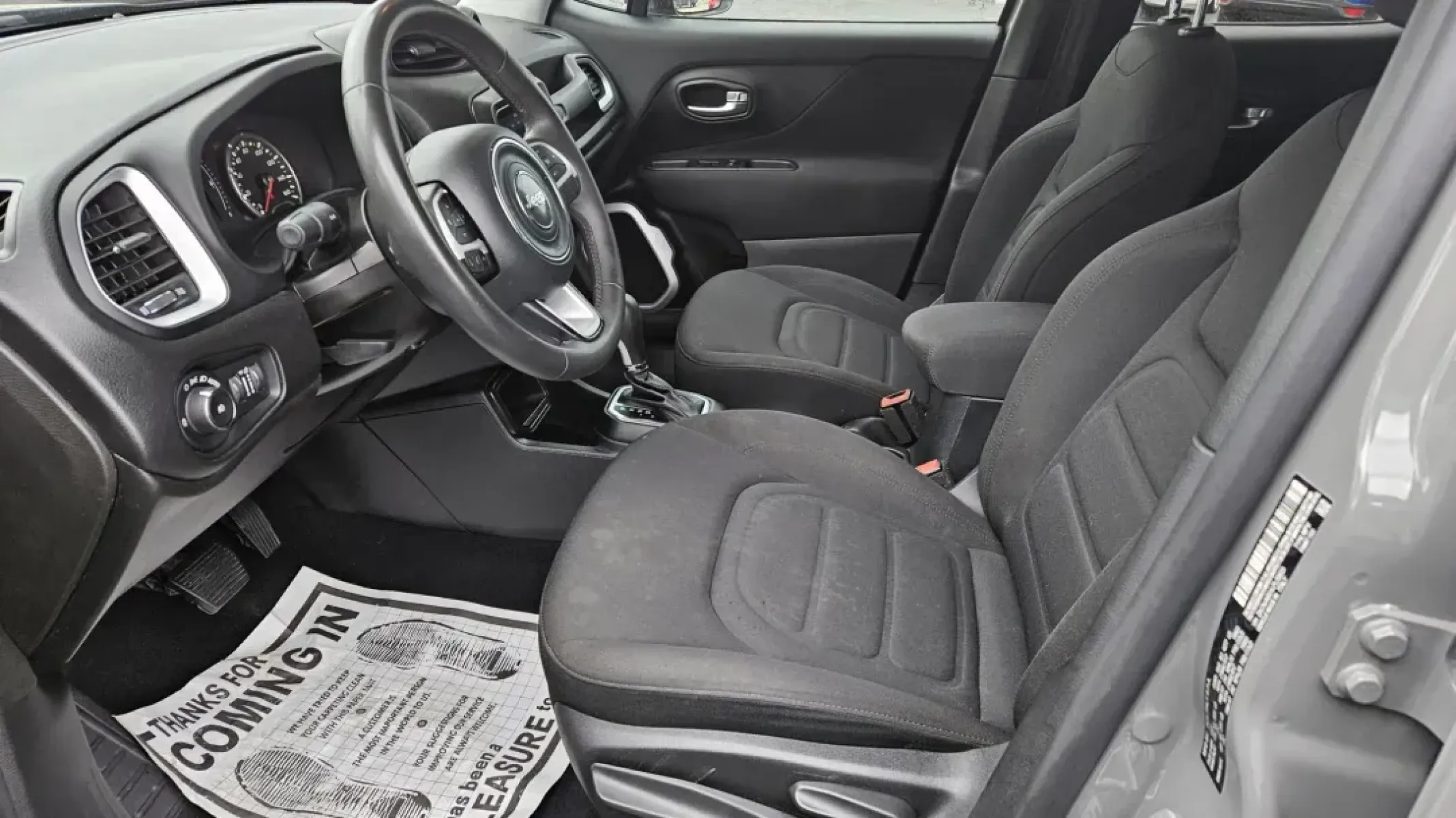 2020 Jeep RENEGADE LATITUDE (ZACNJABB4LP) with an Other engine, located at 5744 Central Avenue, Toledo, OH, 43615, (419) 724-0130, 41.676781, -83.682137 - 2020 Jeep RENEGADE LATITUDE - Photo#5