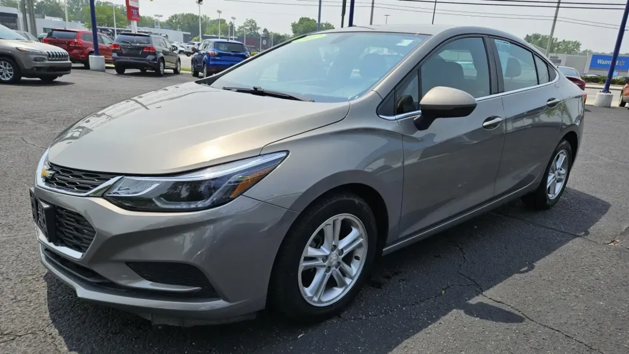 2017 Chevrolet CRUZE LT (1G1BE5SM6H7) with an Other engine, located at 5744 Central Avenue, Toledo, OH, 43615, (419) 724-0130, 41.676781, -83.682137 - Are you searching for the perfect vehicle that combines style, efficiency, and comfort for daily commutes or weekend adventures? Look no further than this 2017 Chevrolet Cruze LT, a versatile sedan that's great for budget-conscious buyers and ideal for families on the go! With only 65,991 miles on t - Photo#1