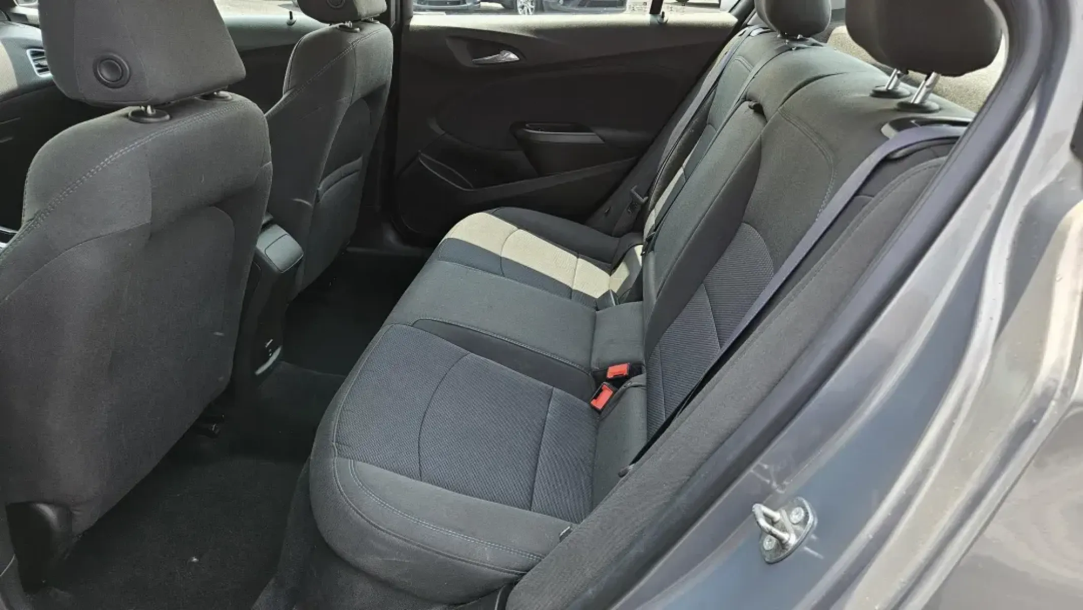 2017 Chevrolet CRUZE LT (1G1BE5SM6H7) with an Other engine, located at 5744 Central Avenue, Toledo, OH, 43615, (419) 724-0130, 41.676781, -83.682137 - Are you searching for the perfect vehicle that combines style, efficiency, and comfort for daily commutes or weekend adventures? Look no further than this 2017 Chevrolet Cruze LT, a versatile sedan that's great for budget-conscious buyers and ideal for families on the go! With only 65,991 miles on t - Photo#5