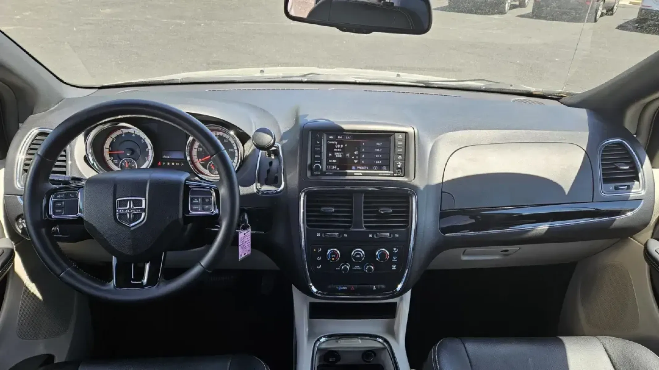 2018 Dodge GRAND CARAVAN SXT (2C4RDGCG9JR) with an Other engine, located at 5744 Central Avenue, Toledo, OH, 43615, (419) 724-0130, 41.676781, -83.682137 - 2018 Dodge GRAND CARAVAN SXT - Photo#5