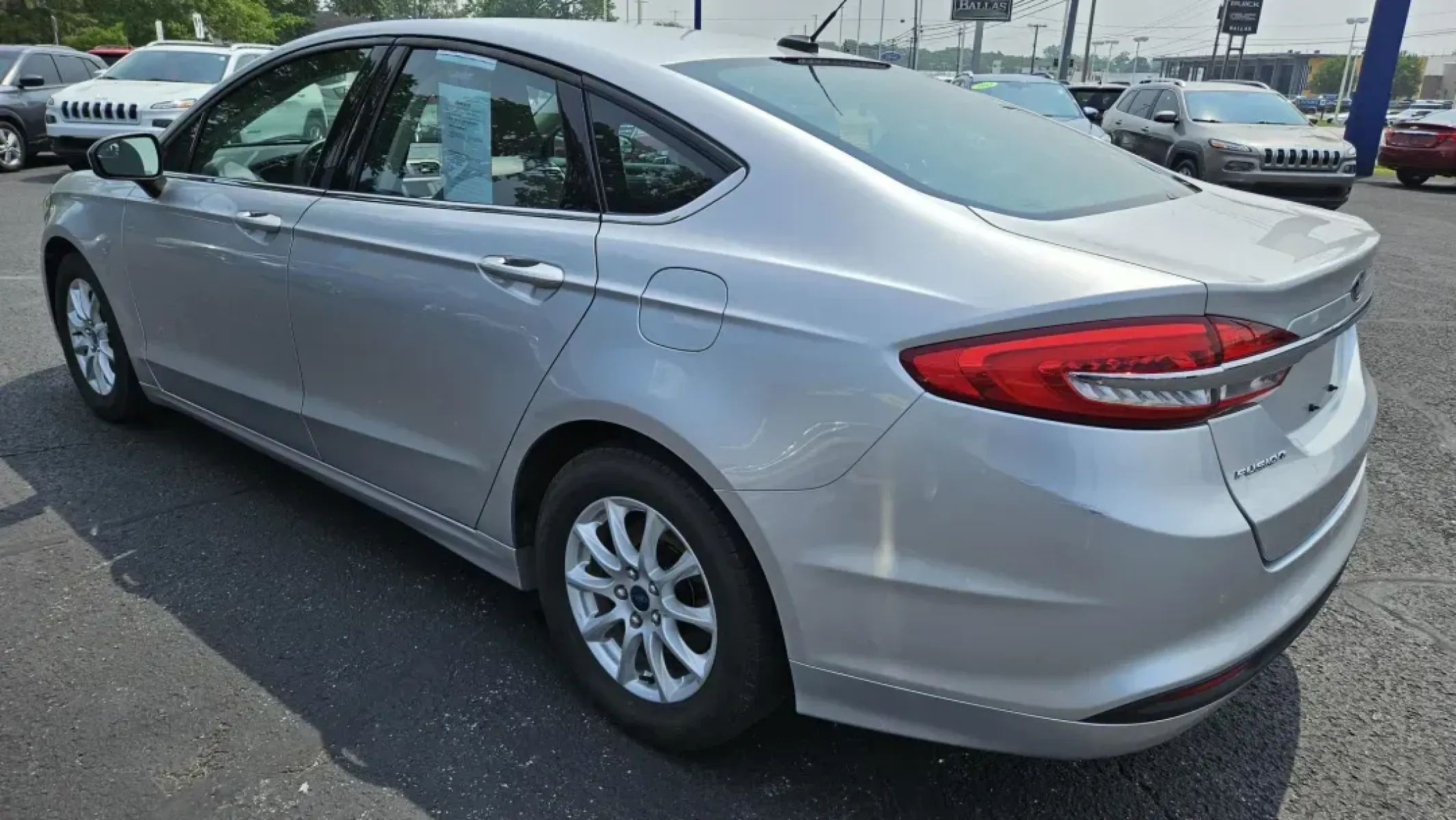 2017 Ford FUSION S (3FA6P0G72HR) with an Other engine, located at 5744 Central Avenue, Toledo, OH, 43615, (419) 724-0130, 41.676781, -83.682137 - **Elevate Your Daily Commute with the 2017 Ford Fusion S Ideal for Budget-Conscious Buyers!**<br /> <br /> If you're seeking a reliable and stylish sedan that enhances your daily commute while accommodating your budget, look no further than this stunning 2017 Ford Fusion S, now available at Auto Cr - Photo#3