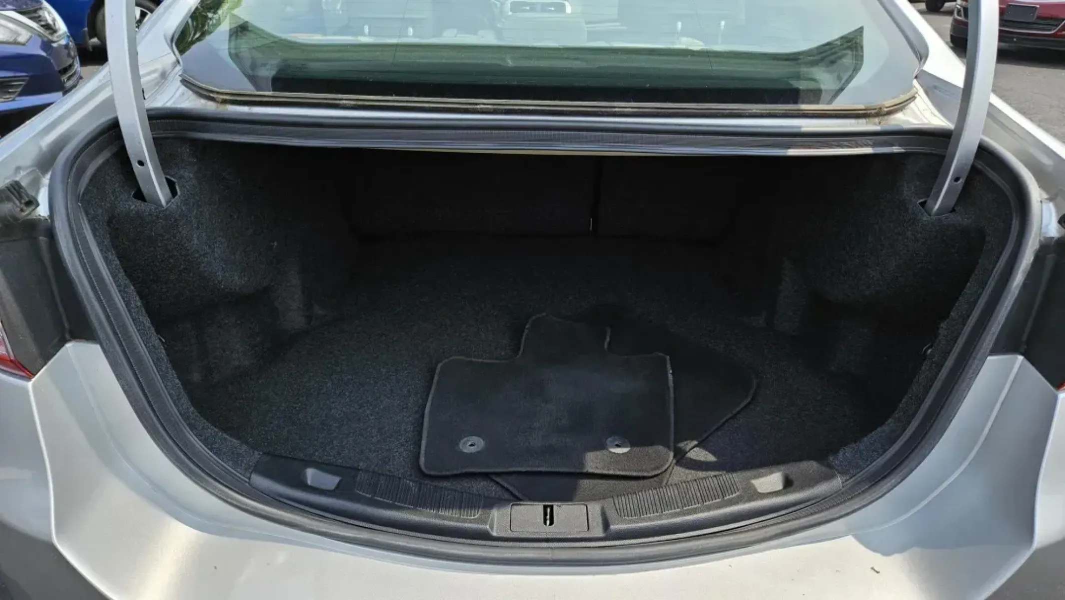 2017 Ford FUSION S (3FA6P0G72HR) with an Other engine, located at 5744 Central Avenue, Toledo, OH, 43615, (419) 724-0130, 41.676781, -83.682137 - **Elevate Your Daily Commute with the 2017 Ford Fusion S Ideal for Budget-Conscious Buyers!**<br /> <br /> If you're seeking a reliable and stylish sedan that enhances your daily commute while accommodating your budget, look no further than this stunning 2017 Ford Fusion S, now available at Auto Cr - Photo#4