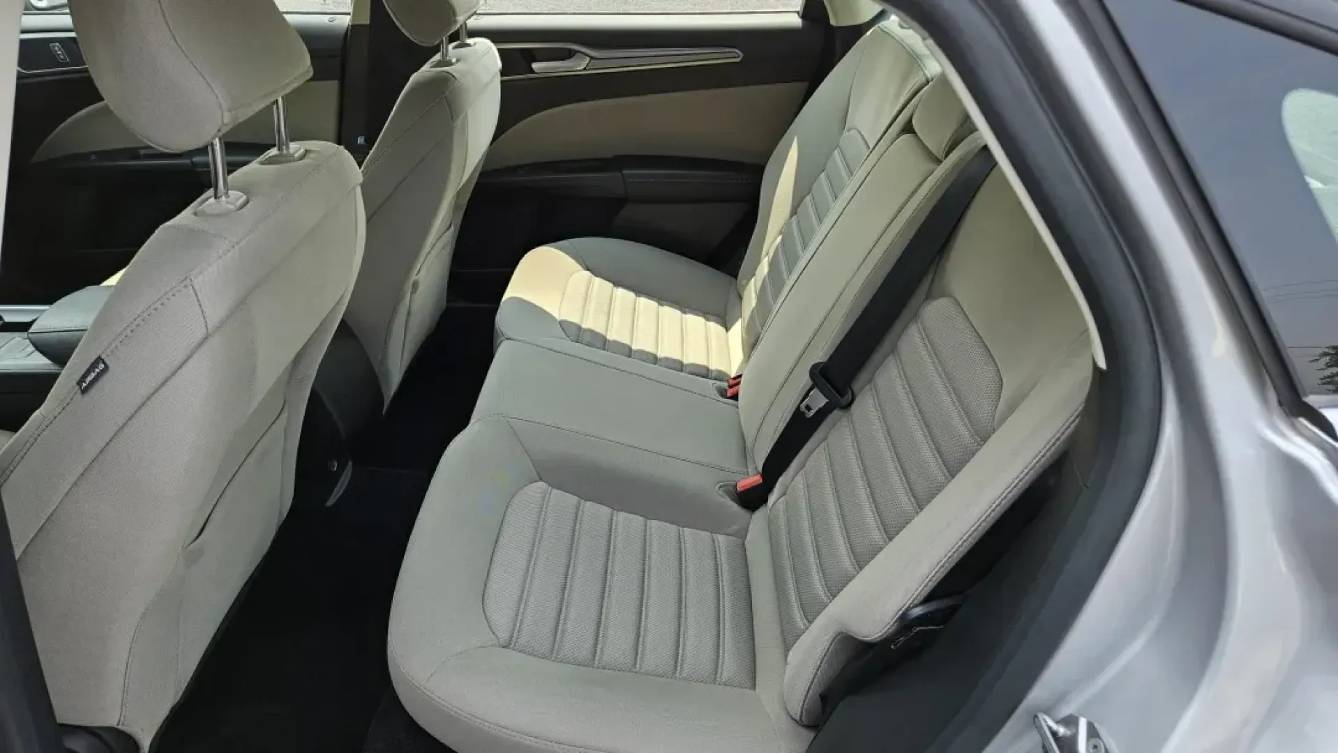 2017 Ford FUSION S (3FA6P0G72HR) with an Other engine, located at 5744 Central Avenue, Toledo, OH, 43615, (419) 724-0130, 41.676781, -83.682137 - **Elevate Your Daily Commute with the 2017 Ford Fusion S Ideal for Budget-Conscious Buyers!**<br /> <br /> If you're seeking a reliable and stylish sedan that enhances your daily commute while accommodating your budget, look no further than this stunning 2017 Ford Fusion S, now available at Auto Cr - Photo#6