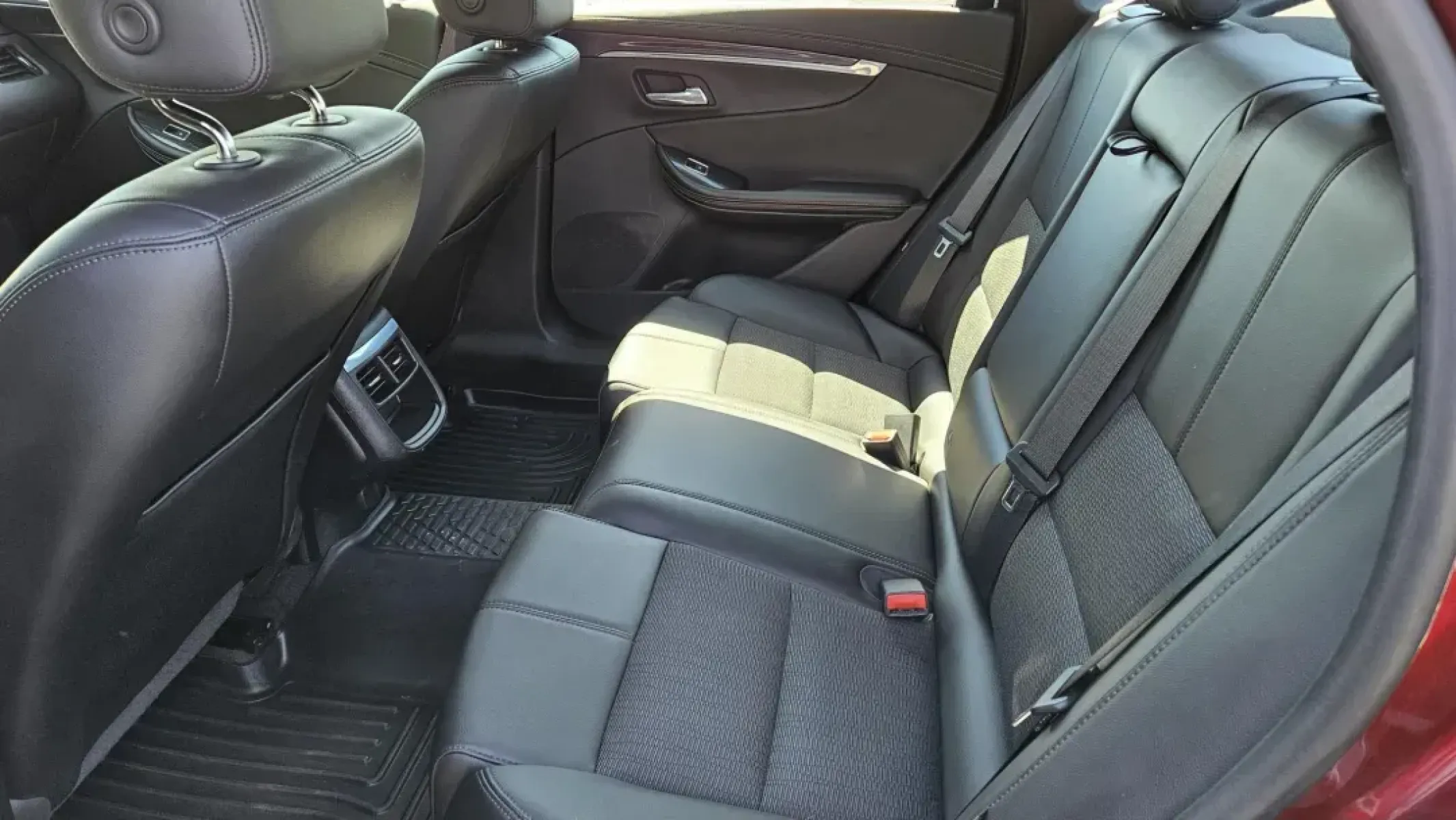 2016 Chevrolet IMPALA LT (2LT) (2G1115S36G9) with an Other engine, located at 5744 Central Avenue, Toledo, OH, 43615, (419) 724-0130, 41.676781, -83.682137 - 2016 Chevrolet IMPALA LT (2LT) - Photo#6