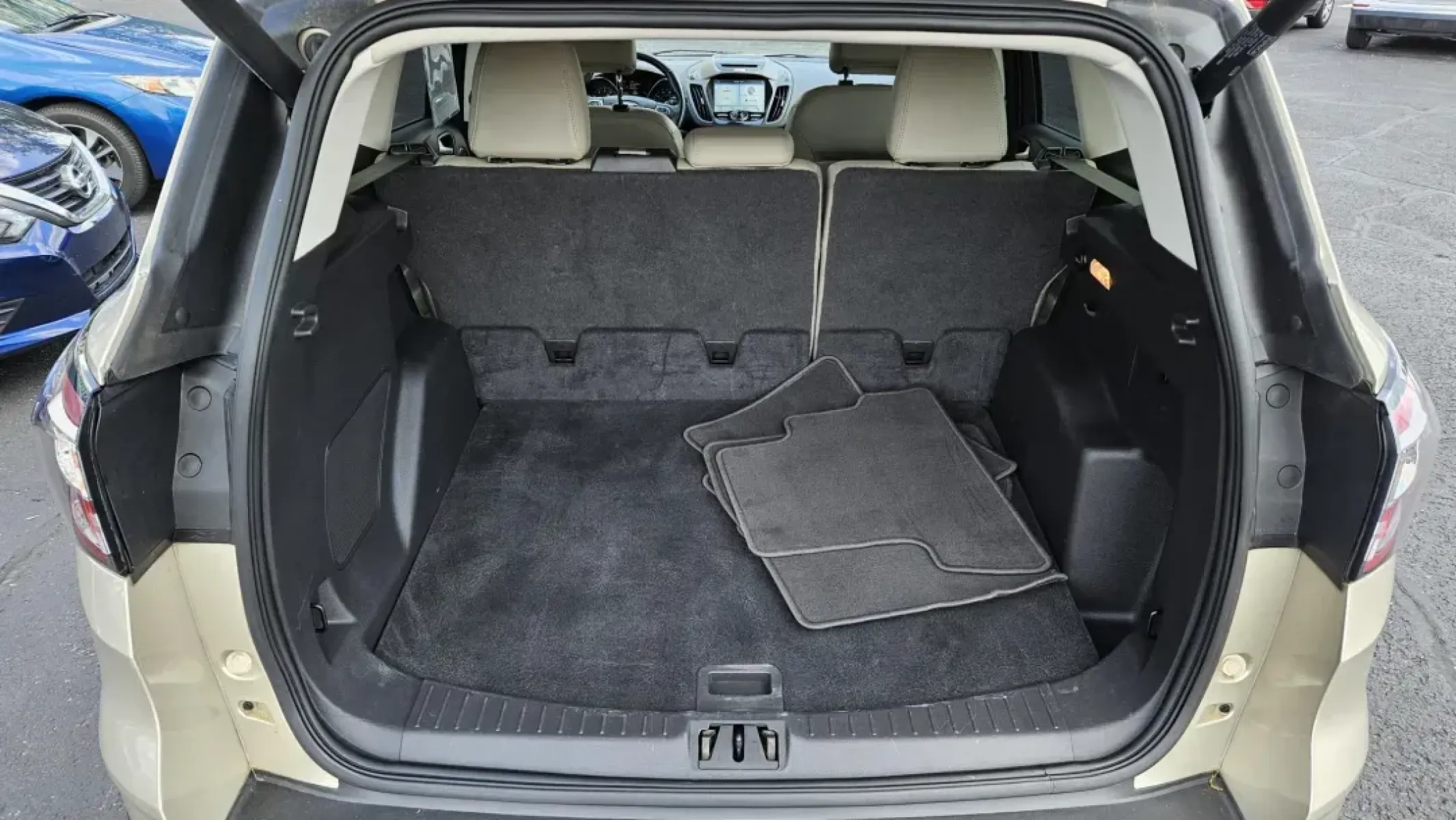 2017 Ford ESCAPE TITANIUM (1FMCU0J95HU) with an Other engine, located at 5744 Central Avenue, Toledo, OH, 43615, (419) 724-0130, 41.676781, -83.682137 - 2017 Ford ESCAPE TITANIUM - Photo#4
