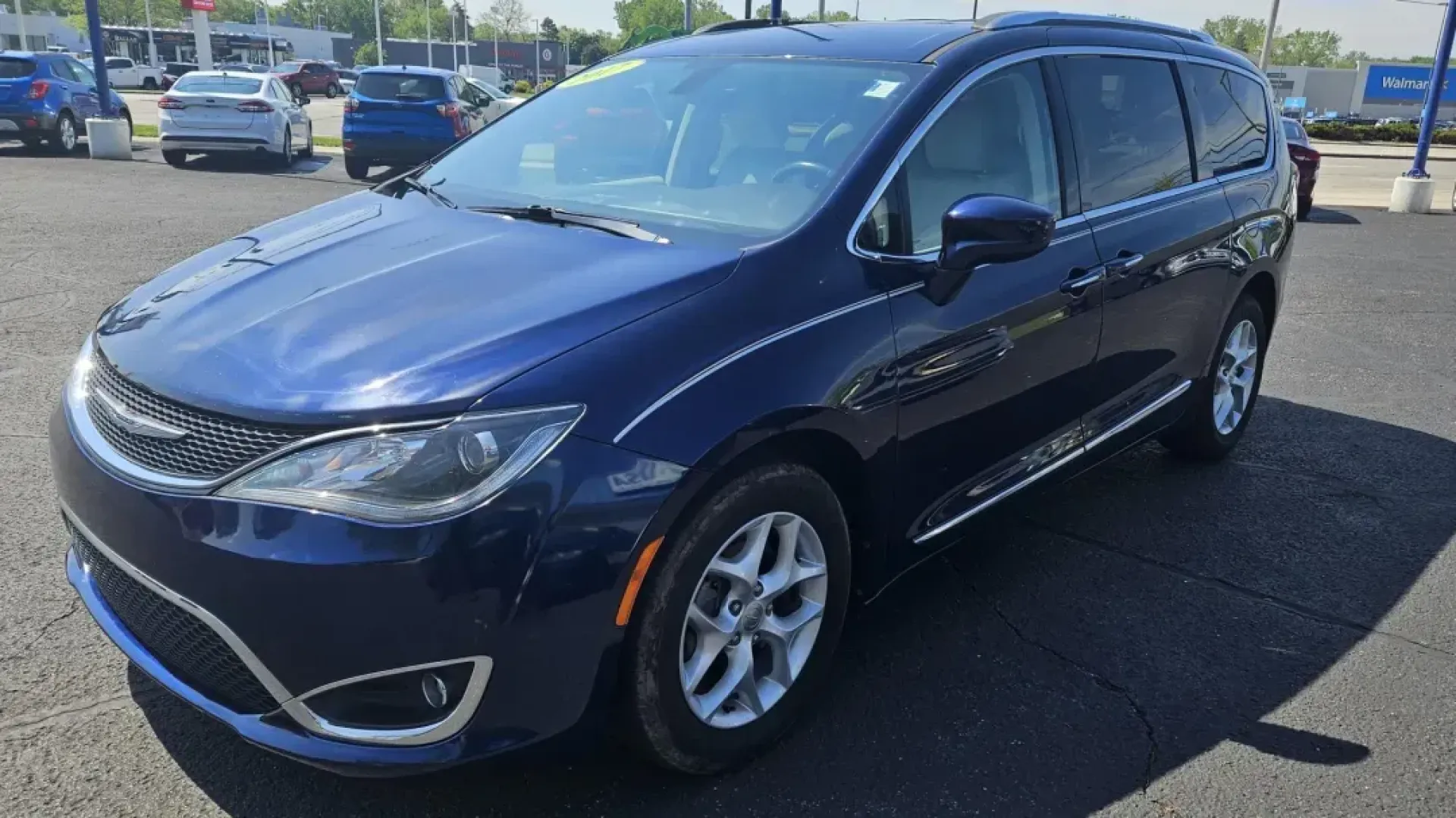 2017 Chrysler PACIFICA TOURING L P (2C4RC1EG1HR) with an Other engine, located at 5744 Central Avenue, Toledo, OH, 43615, (419) 724-0130, 41.676781, -83.682137 - 2017 Chrysler PACIFICA TOURING L P - Photo#1