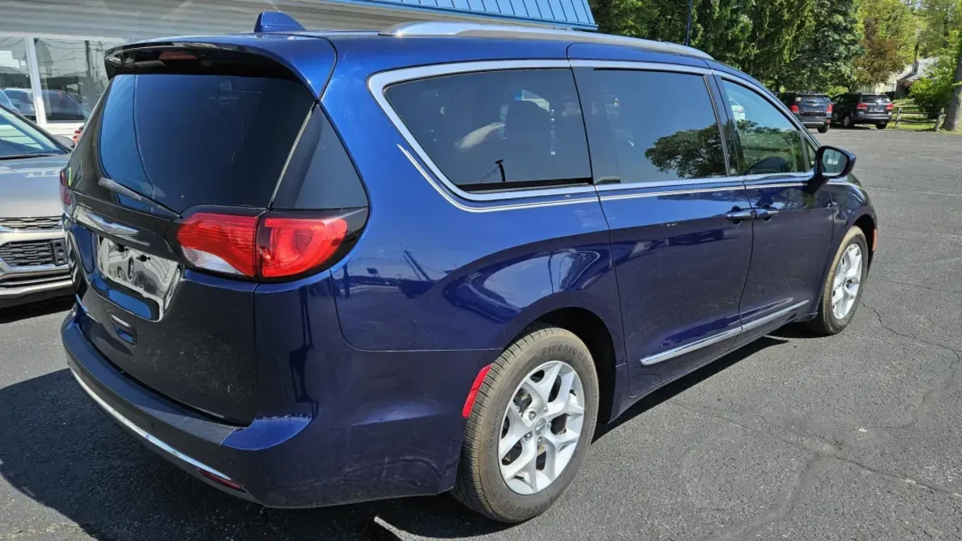 2017 Chrysler PACIFICA TOURING L P (2C4RC1EG1HR) with an Other engine, located at 5744 Central Avenue, Toledo, OH, 43615, (419) 724-0130, 41.676781, -83.682137 - 2017 Chrysler PACIFICA TOURING L P - Photo#3