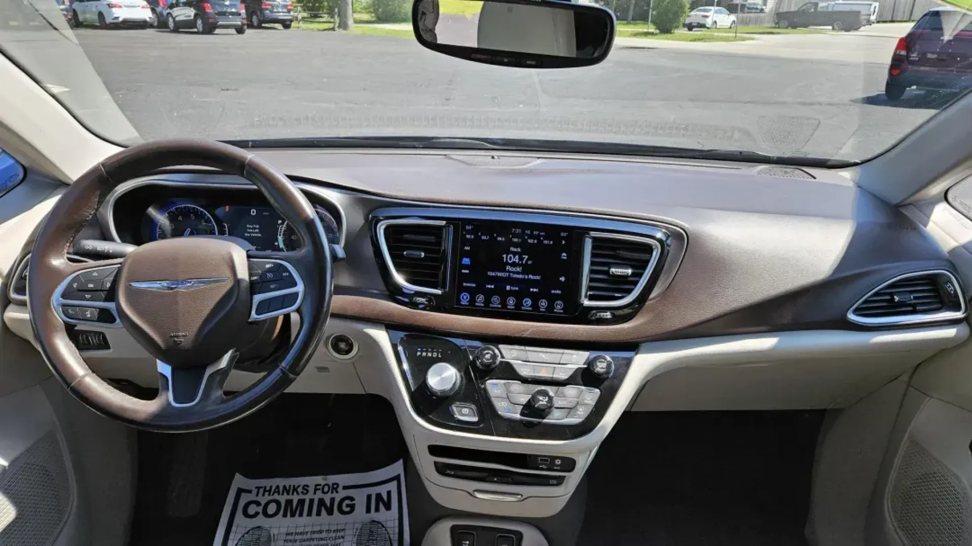 2017 Chrysler PACIFICA TOURING L P (2C4RC1EG1HR) with an Other engine, located at 5744 Central Avenue, Toledo, OH, 43615, (419) 724-0130, 41.676781, -83.682137 - 2017 Chrysler PACIFICA TOURING L P - Photo#5