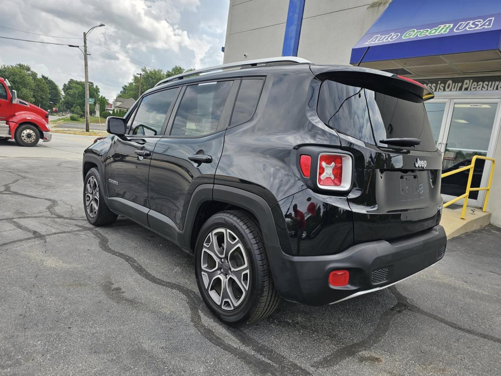 2017 BLACK Jeep Renegade (ZACCJADBXHP) with an Other engine, located at 502 South Main Street, Columbia City, IN, 46725, (260) 244-4645, 41.151382, -85.490578 - **Adventure Awaits with the 2017 Jeep Renegade Perfect for Columbia City Explorers!**<br /> <br /> Are you ready to tackle the open road or navigate Columbia City's charming streets with confidence? Look no further than this 2017 Jeep Renegade, a versatile crossover that's tailor-made for both week - Photo#3