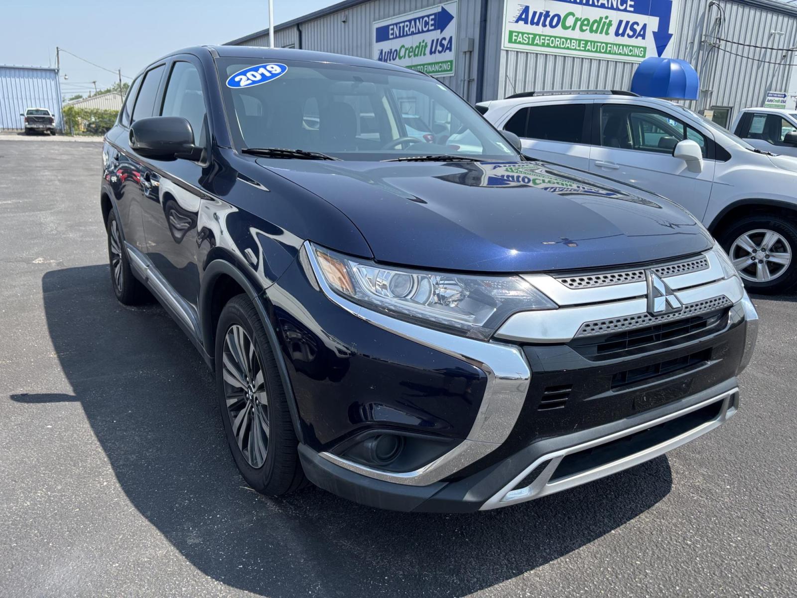 2019 Mitsubishi OUTLANDER ES (JA4AD2A35KZ) with an Other engine, located at 100 West Coliseum Boulevard, Fort Wayne, IN, 46805, (260) 471-0567, 41.119961, -85.140312 - 2019 Mitsubishi OUTLANDER ES - Photo#0