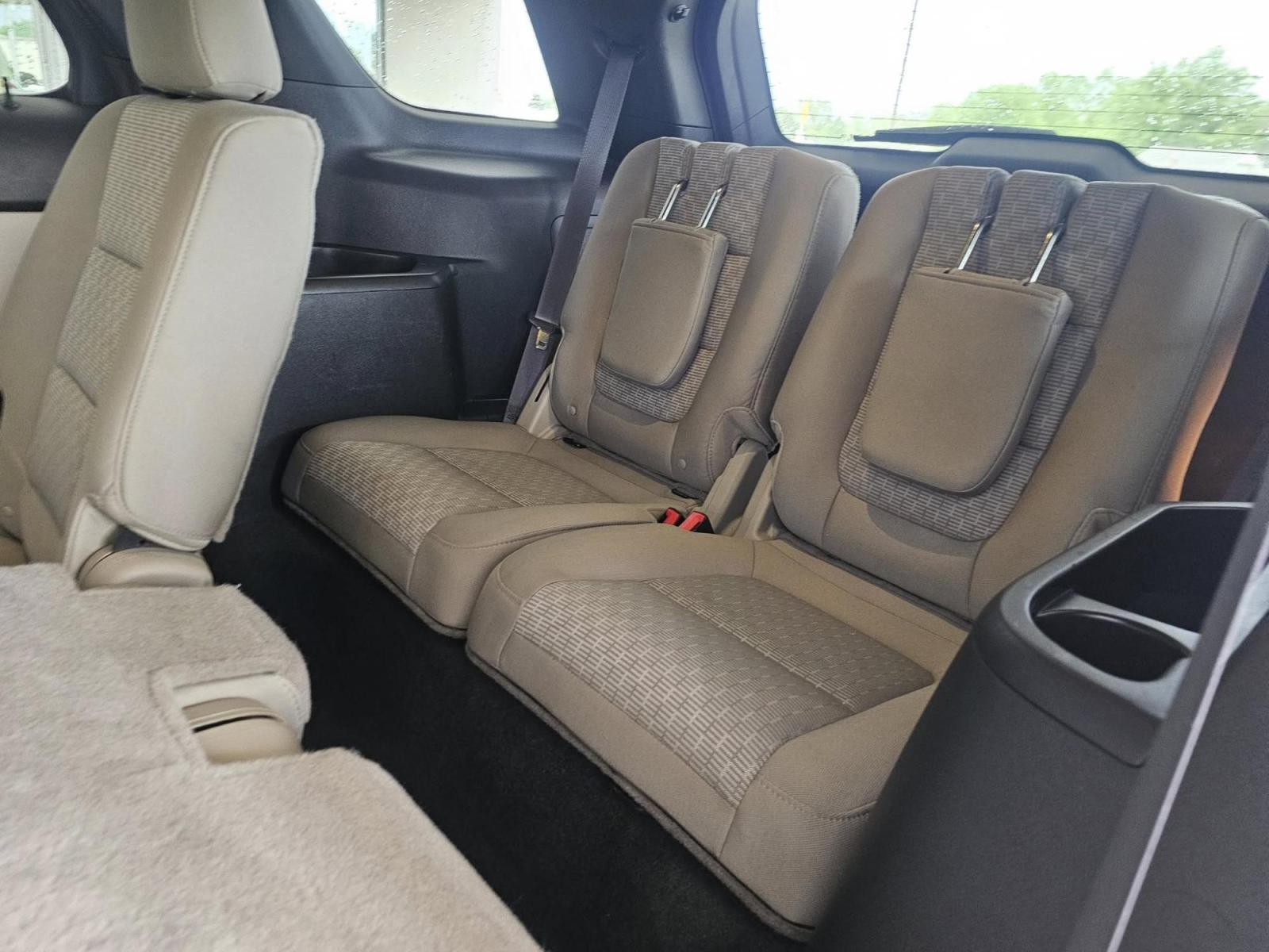 2015 GREEN /GREY Ford Explorer XLT FWD (1FM5K7D86FG) with an 3.5L V6 DOHC 24V engine, 6-Speed Automatic transmission, located at 502 South Main Street, Columbia City, IN, 46725, (260) 244-4645, 41.151382, -85.490578 - Photo#6