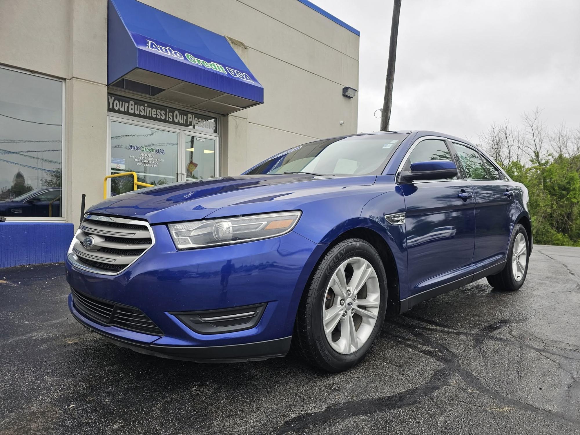 photo of 2015 Ford Taurus SEL AWD