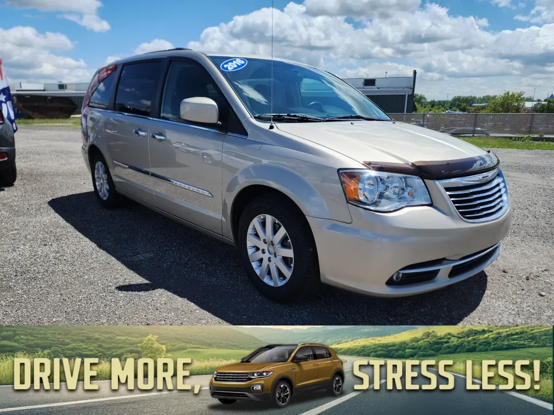 photo of 2016 Chrysler TOWN  and  COUNTRY TOURI 
