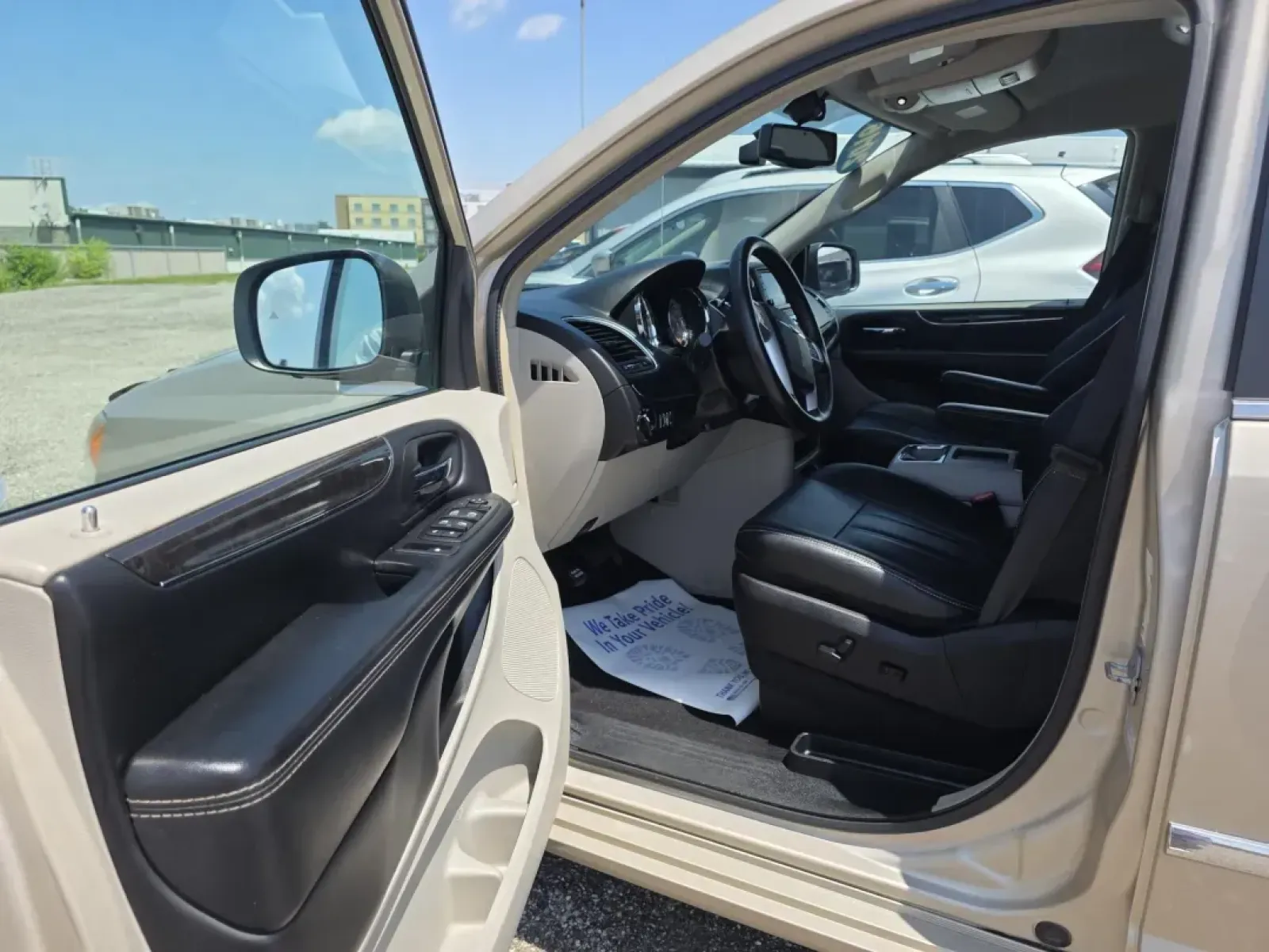 2016 Chrysler TOWN and COUNTRY TOURI (2C4RC1BG4GR) with an Other engine, located at 15 Petro Dr, Warsaw, IN, 46582, (574) 306-0055, 41.273563, -85.857544 - **Discover Your Next Adventure with the 2016 Chrysler Town and Country Touring! Perfect for Families and Road Trips!**<br /> <br /> Are you a growing family in need of a spacious and reliable vehicle? Or perhaps you're searching for the perfect ride for weekend getaways? Look no further! The 2016 - Photo#2