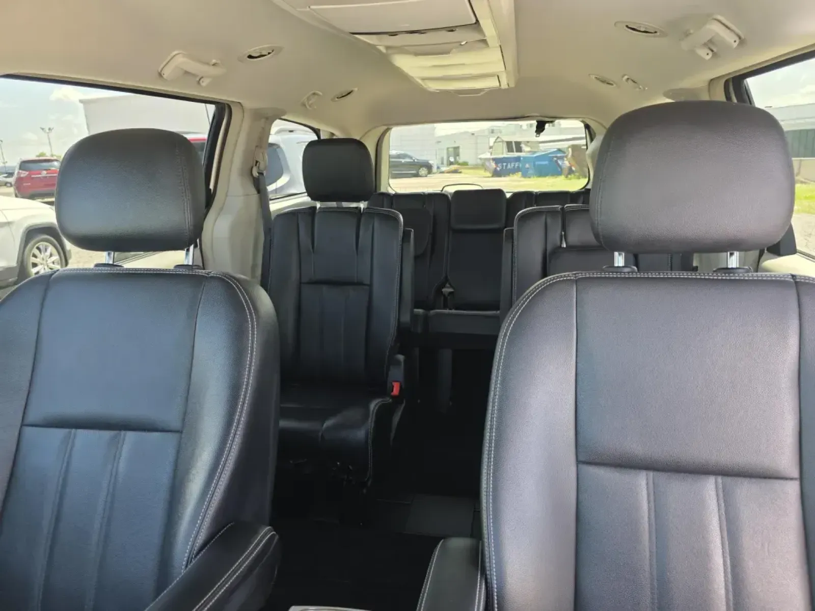 2016 Chrysler TOWN and COUNTRY TOURI (2C4RC1BG4GR) with an Other engine, located at 15 Petro Dr, Warsaw, IN, 46582, (574) 306-0055, 41.273563, -85.857544 - **Discover Your Next Adventure with the 2016 Chrysler Town and Country Touring! Perfect for Families and Road Trips!**<br /> <br /> Are you a growing family in need of a spacious and reliable vehicle? Or perhaps you're searching for the perfect ride for weekend getaways? Look no further! The 2016 - Photo#4