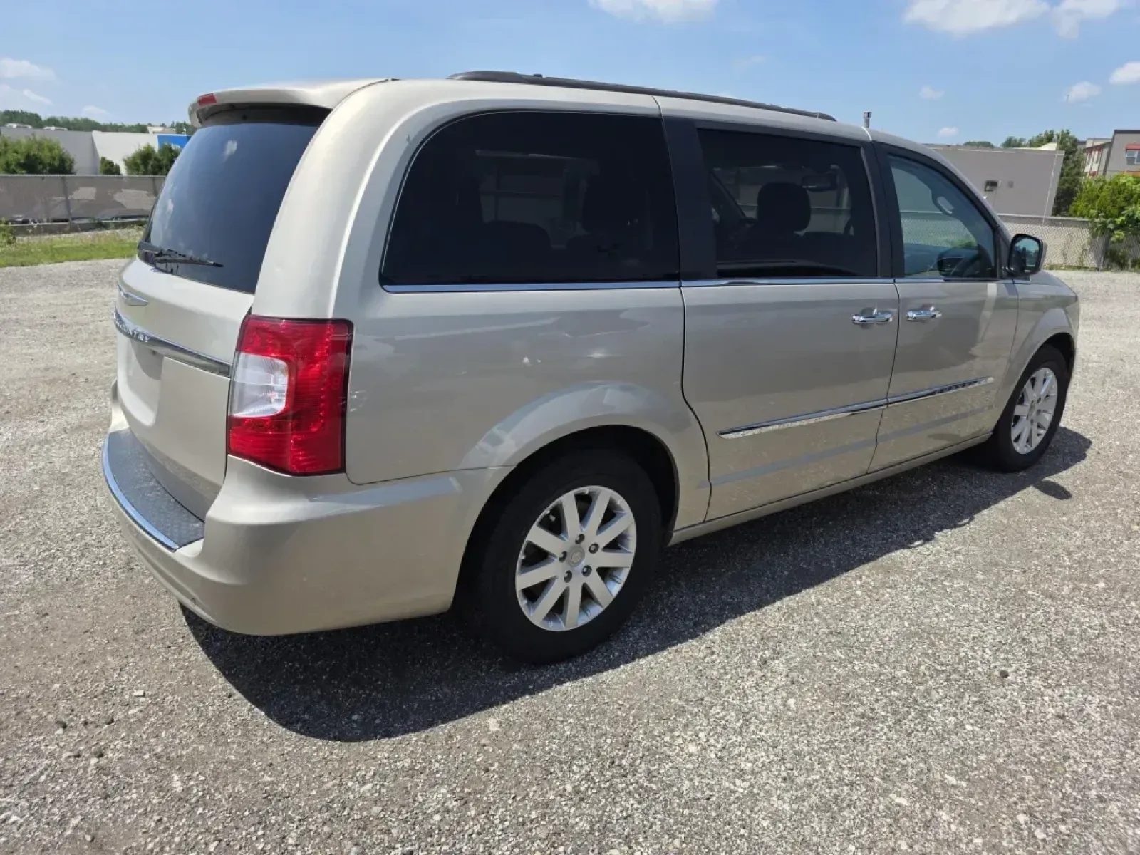 2016 Chrysler TOWN and COUNTRY TOURI (2C4RC1BG4GR) with an Other engine, located at 15 Petro Dr, Warsaw, IN, 46582, (574) 306-0055, 41.273563, -85.857544 - **Discover Your Next Adventure with the 2016 Chrysler Town and Country Touring! Perfect for Families and Road Trips!**<br /> <br /> Are you a growing family in need of a spacious and reliable vehicle? Or perhaps you're searching for the perfect ride for weekend getaways? Look no further! The 2016 - Photo#8