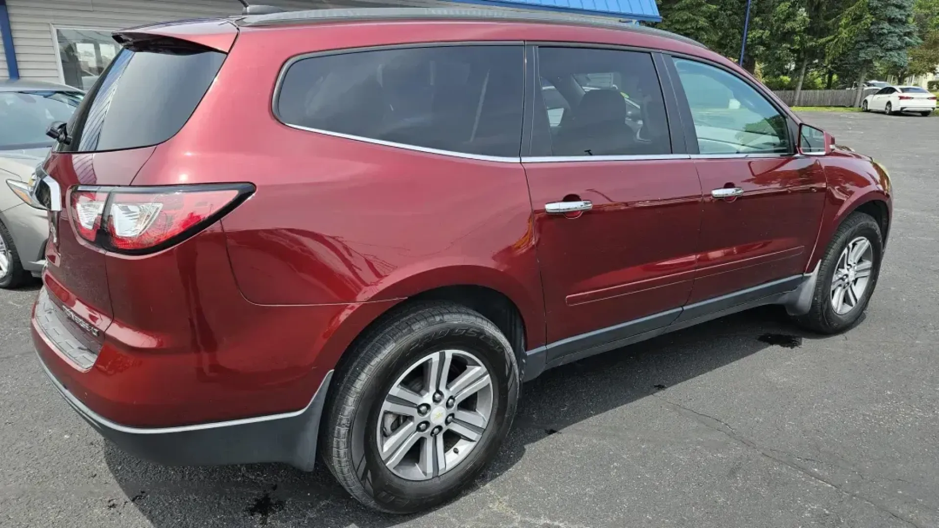 2016 Chevrolet TRAVERSE 1LT (1GNKRGKD1GJ) with an Other engine, located at 5744 Central Avenue, Toledo, OH, 43615, (419) 724-0130, 41.676781, -83.682137 - 2016 Chevrolet TRAVERSE 1LT - Photo#3
