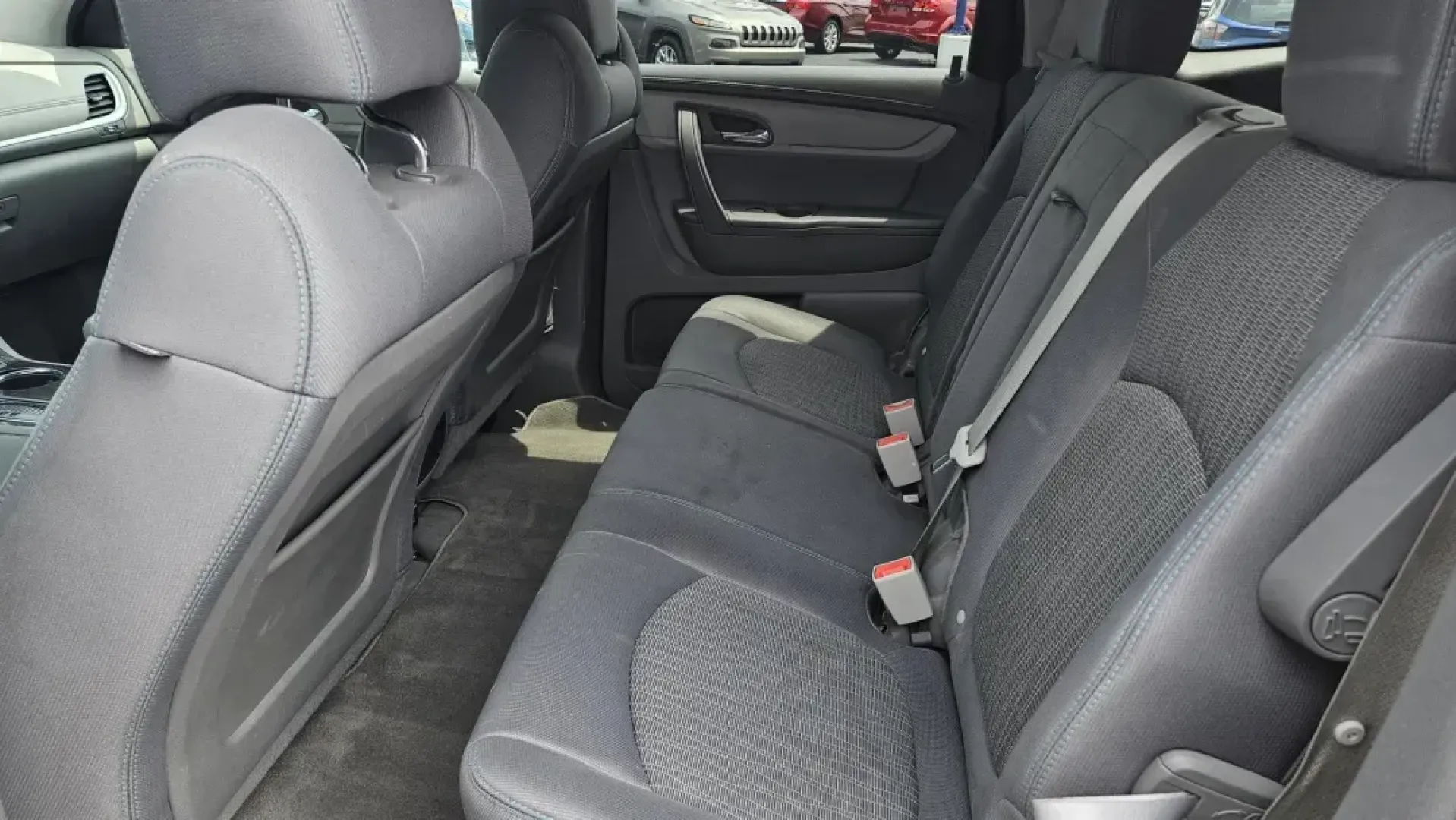 2016 Chevrolet TRAVERSE 1LT (1GNKRGKD1GJ) with an Other engine, located at 5744 Central Avenue, Toledo, OH, 43615, (419) 724-0130, 41.676781, -83.682137 - 2016 Chevrolet TRAVERSE 1LT - Photo#6