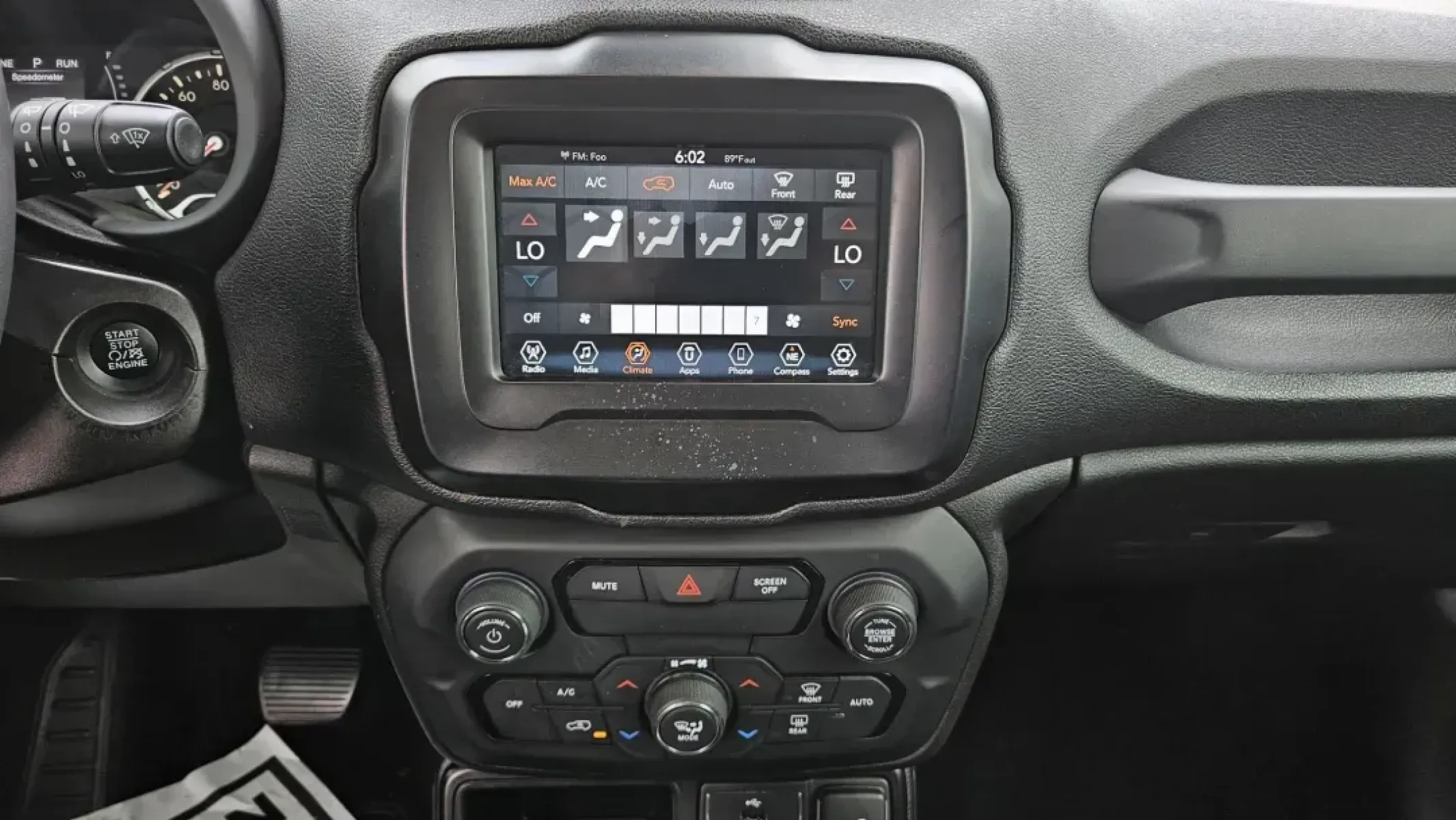 2018 Jeep RENEGADE LATITUDE (ZACCJABB9JP) with an Other engine, located at 5744 Central Avenue, Toledo, OH, 43615, (419) 724-0130, 41.676781, -83.682137 - **Unleash Your Adventurous Spirit with a 2018 Jeep Renegade Latitude! Perfect for Weekend Explorations!**<br /> <br /> Are you ready to elevate your weekend adventures and weekday commutes? Look no further than the striking 2018 Jeep Renegade Latitude, available now at Auto Credit in Toledo, OH! Thi - Photo#10