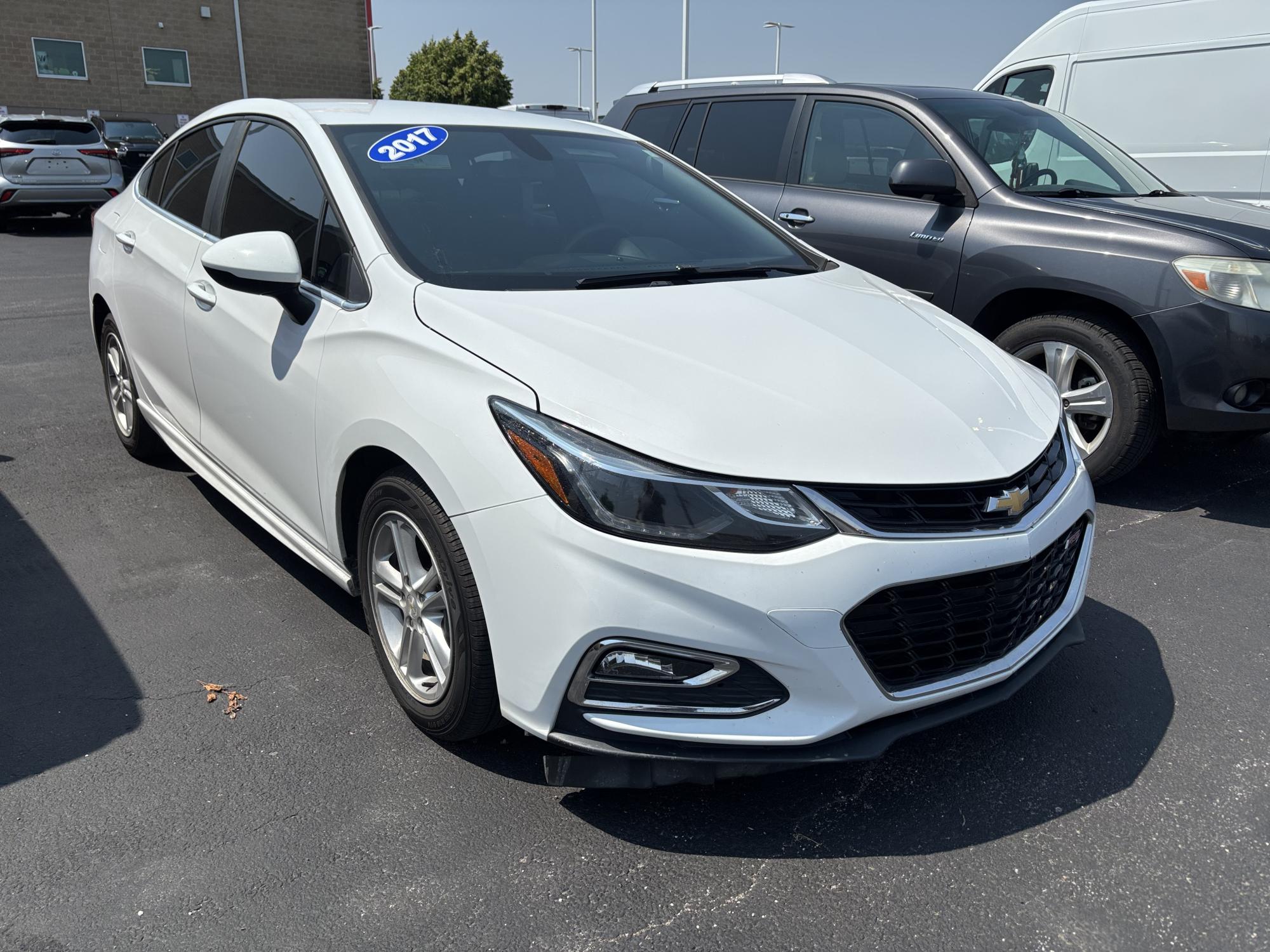 photo of 2017 Chevrolet CRUZE LT 