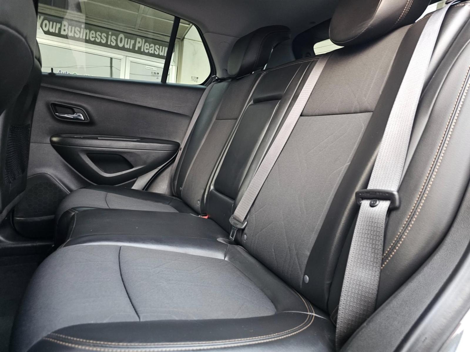 2017 GREEN Chevrolet TRAX (KL7CJLSBXHB) with an Other engine, located at 502 South Main Street, Columbia City, IN, 46725, (260) 244-4645, 41.151382, -85.490578 - 2017 Chevrolet TRAX - Photo#4