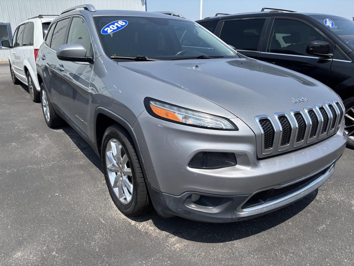 2016 Jeep Cherokee (1C4PJLDBXGW) with an Other engine, located at 100 West Coliseum Boulevard, Fort Wayne, IN, 46805, (260) 471-0567, 41.119961, -85.140312 - Are you ready to embark on your next adventure, whether it's a family road trip or your daily commute? The 2016 Jeep Cherokee Limited is the perfect companion for those who crave both comfort and capability. This versatile wagon is designed for families, weekend warriors, and budget-conscious buyers - Photo#0
