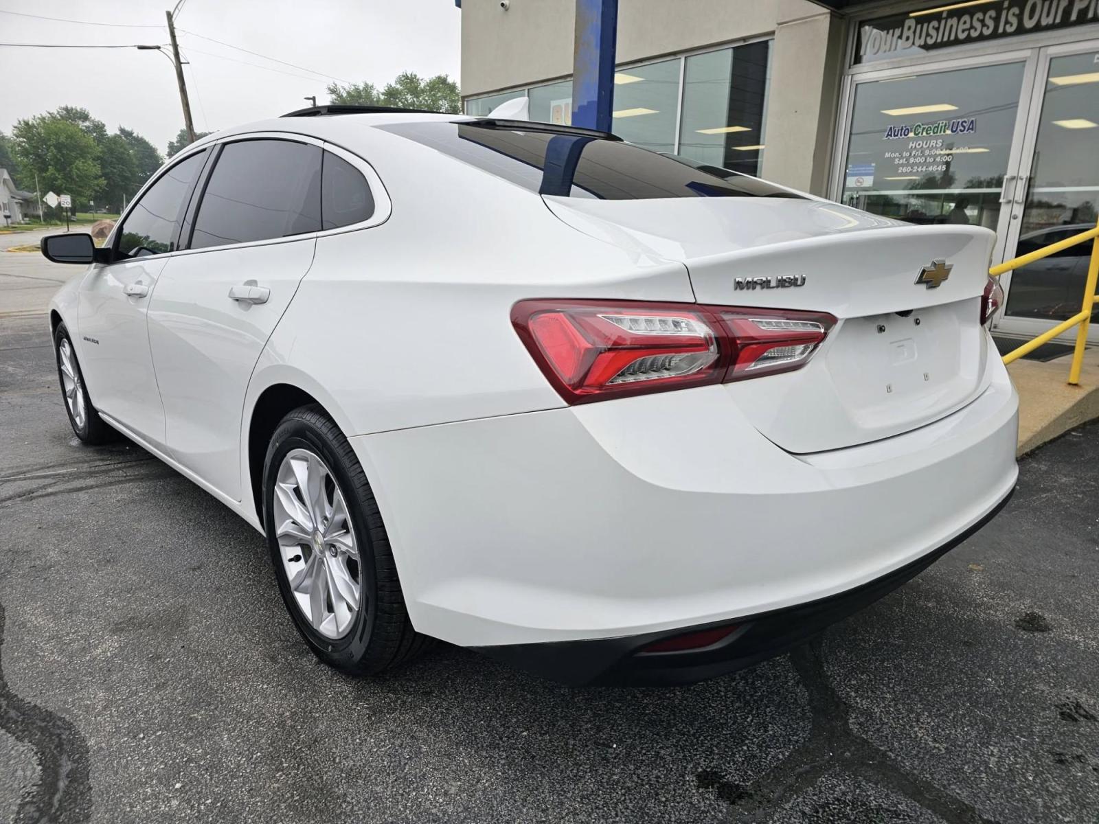 2020 WHITE Chevrolet MALIBU LT (1G1ZD5ST4LF) with an Other engine, located at 502 South Main Street, Columbia City, IN, 46725, (260) 244-4645, 41.151382, -85.490578 - 2020 Chevrolet MALIBU LT - Photo#4