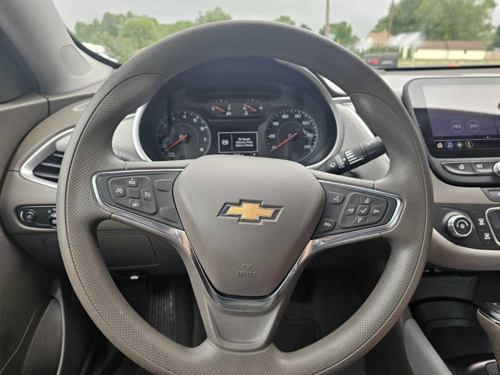 2020 SILVER Chevrolet MALIBU (1G1ZC5ST9LF) with an Other engine, located at 502 South Main Street, Columbia City, IN, 46725, (260) 244-4645, 41.151382, -85.490578 - 2020 Chevrolet MALIBU - Photo#6