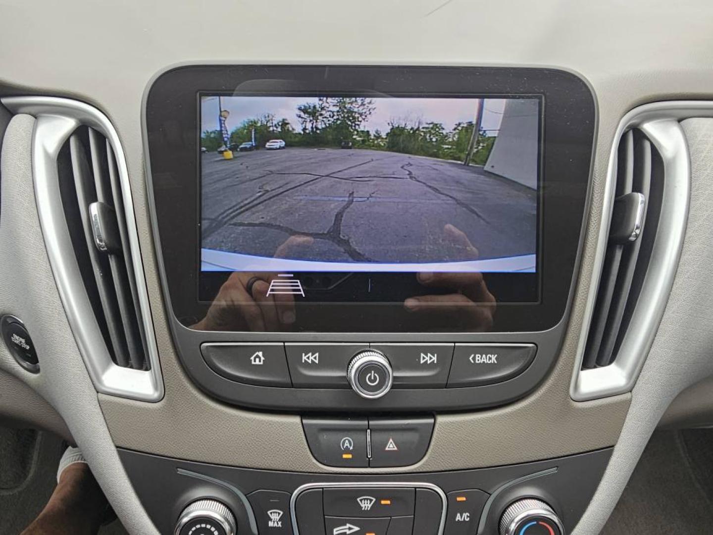 2020 SILVER Chevrolet MALIBU (1G1ZC5ST9LF) with an Other engine, located at 502 South Main Street, Columbia City, IN, 46725, (260) 244-4645, 41.151382, -85.490578 - 2020 Chevrolet MALIBU - Photo#9